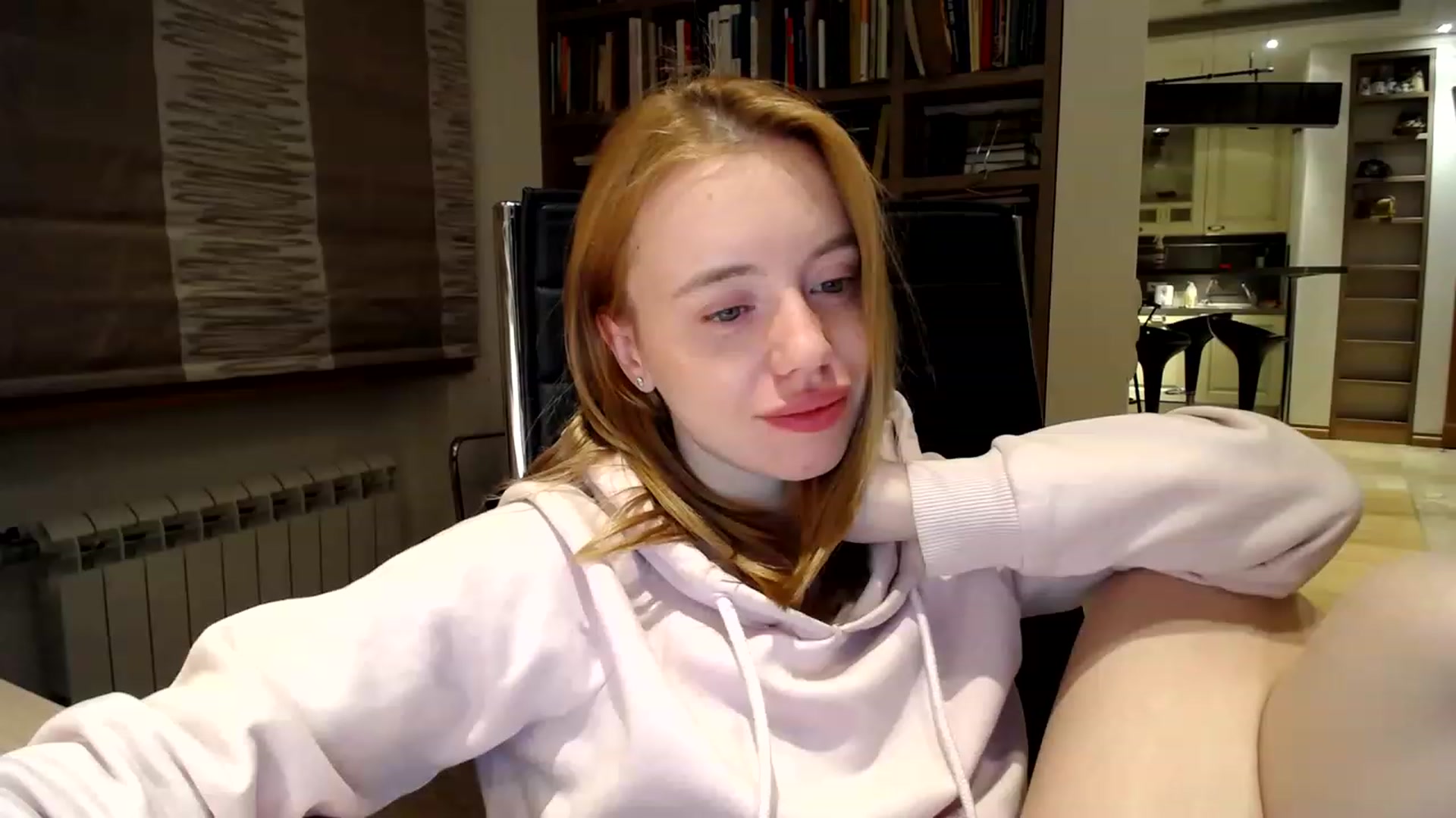 Gallery image thumbnail from Alena29's myfreecams stream on, 03/12/2023, 22:42 image 11 of 20