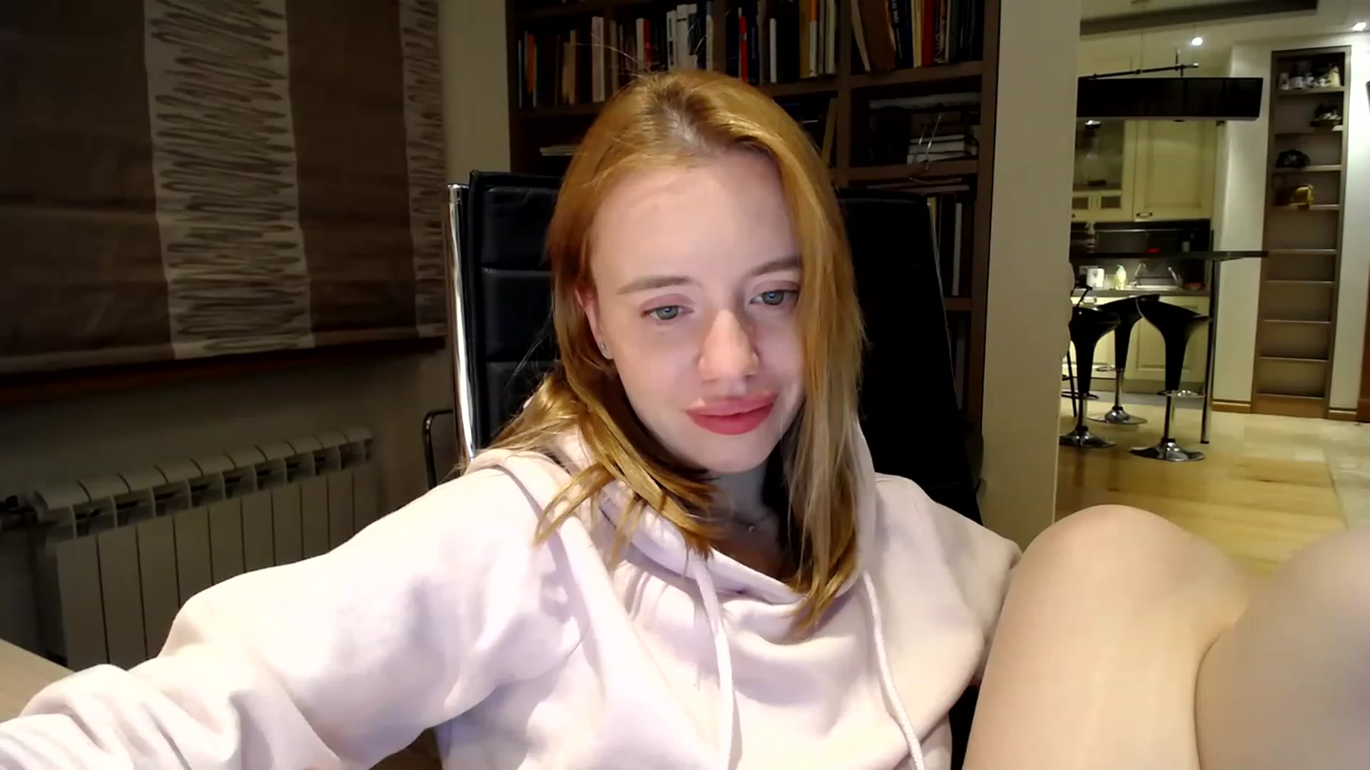 Gallery image thumbnail from Alena29's myfreecams stream on, 03/12/2023, 22:42 image 10 of 20
