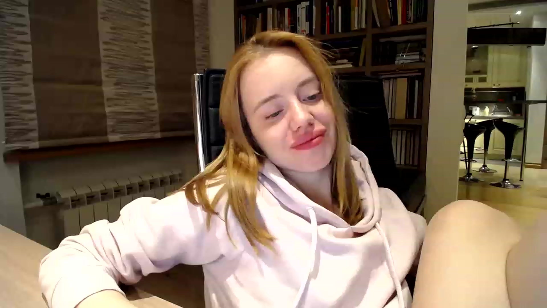 Gallery image thumbnail from Alena29's myfreecams stream on, 03/12/2023, 22:42 image 6 of 20