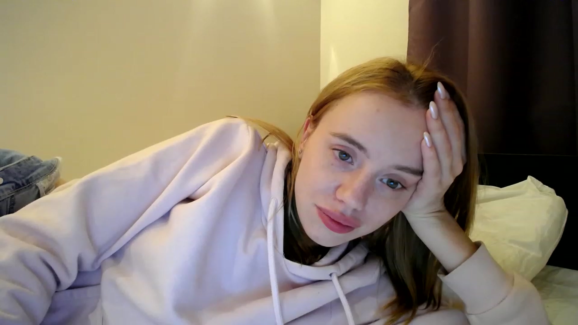 Gallery image thumbnail from Alena29's myfreecams stream on, 03/12/2023, 22:42 image 18 of 20