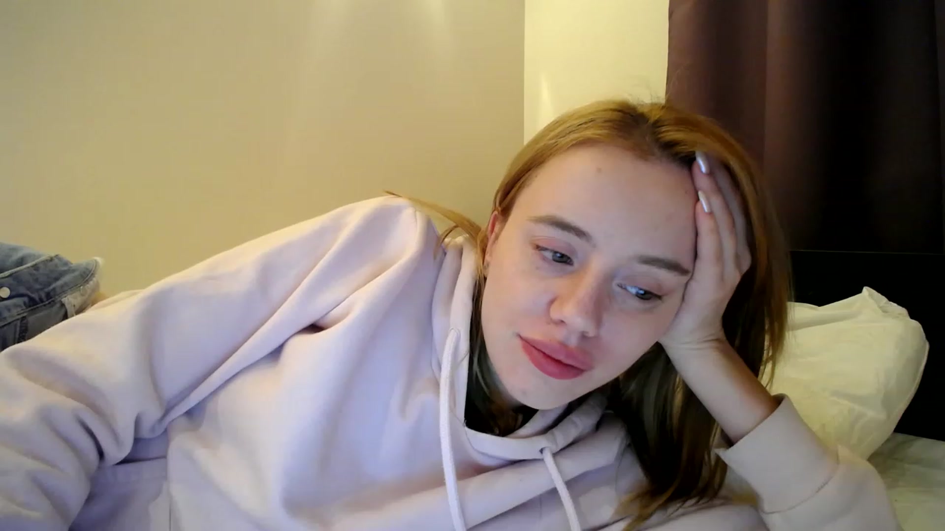 Gallery image thumbnail from Alena29's myfreecams stream on, 03/12/2023, 22:42 image 19 of 20