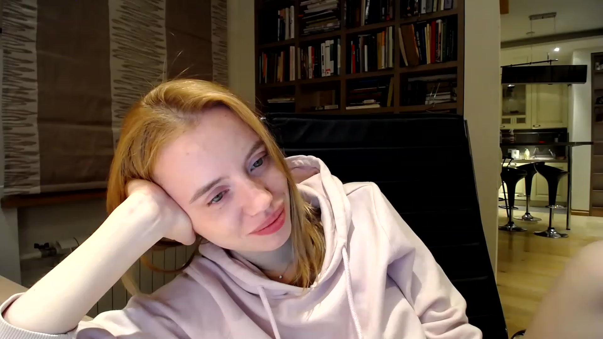 Gallery image thumbnail from Alena29's myfreecams stream on, 03/12/2023, 22:42 image 3 of 20