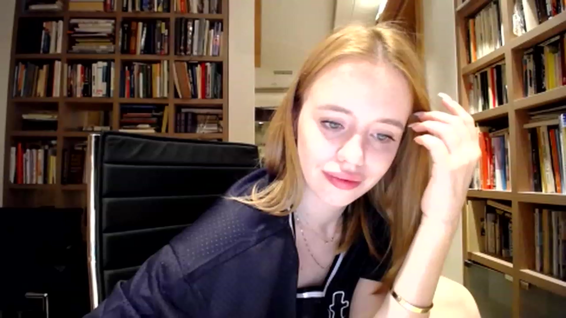 Gallery image thumbnail from Alena29's myfreecams stream on, 03/16/2023, 20:40 image 9 of 20