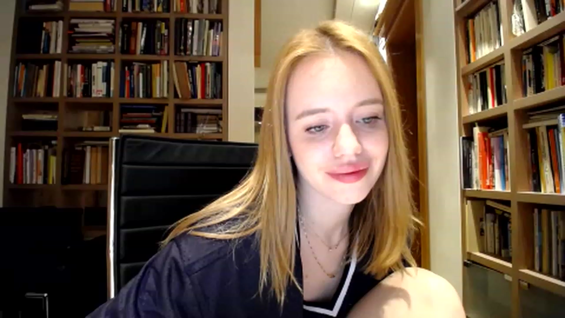 Gallery image thumbnail from Alena29's myfreecams stream on, 03/16/2023, 20:40 image 13 of 20
