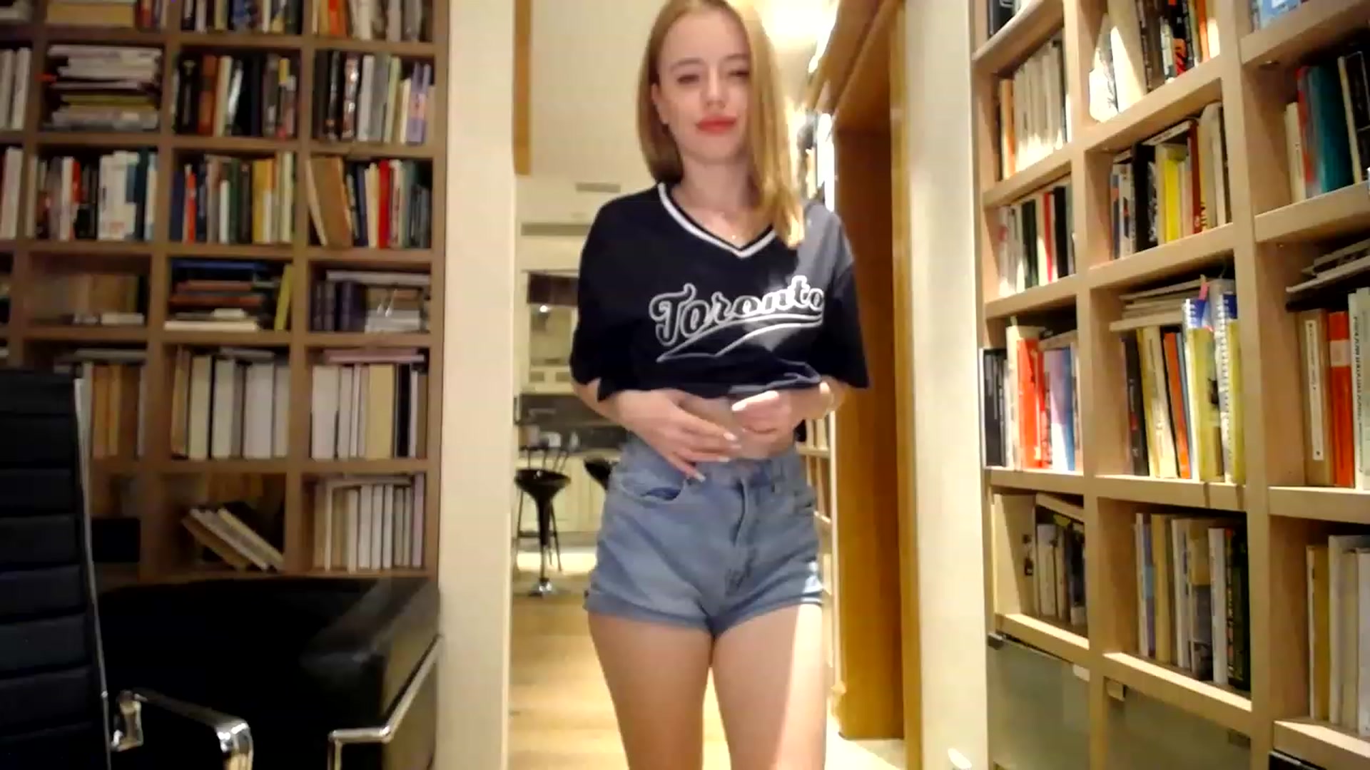 Gallery image thumbnail from Alena29's myfreecams stream on, 03/17/2023, 24:04 image 9 of 20
