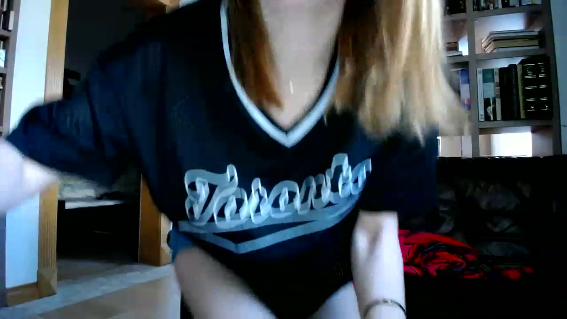 Gallery image thumbnail from Alena29's myfreecams stream on, 03/17/2023, 16:04 image 3 of 20