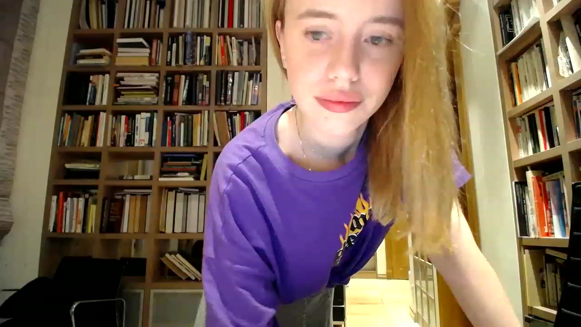 Gallery image thumbnail from Alena29's myfreecams stream on, 03/20/2023, 16:37 image 6 of 20
