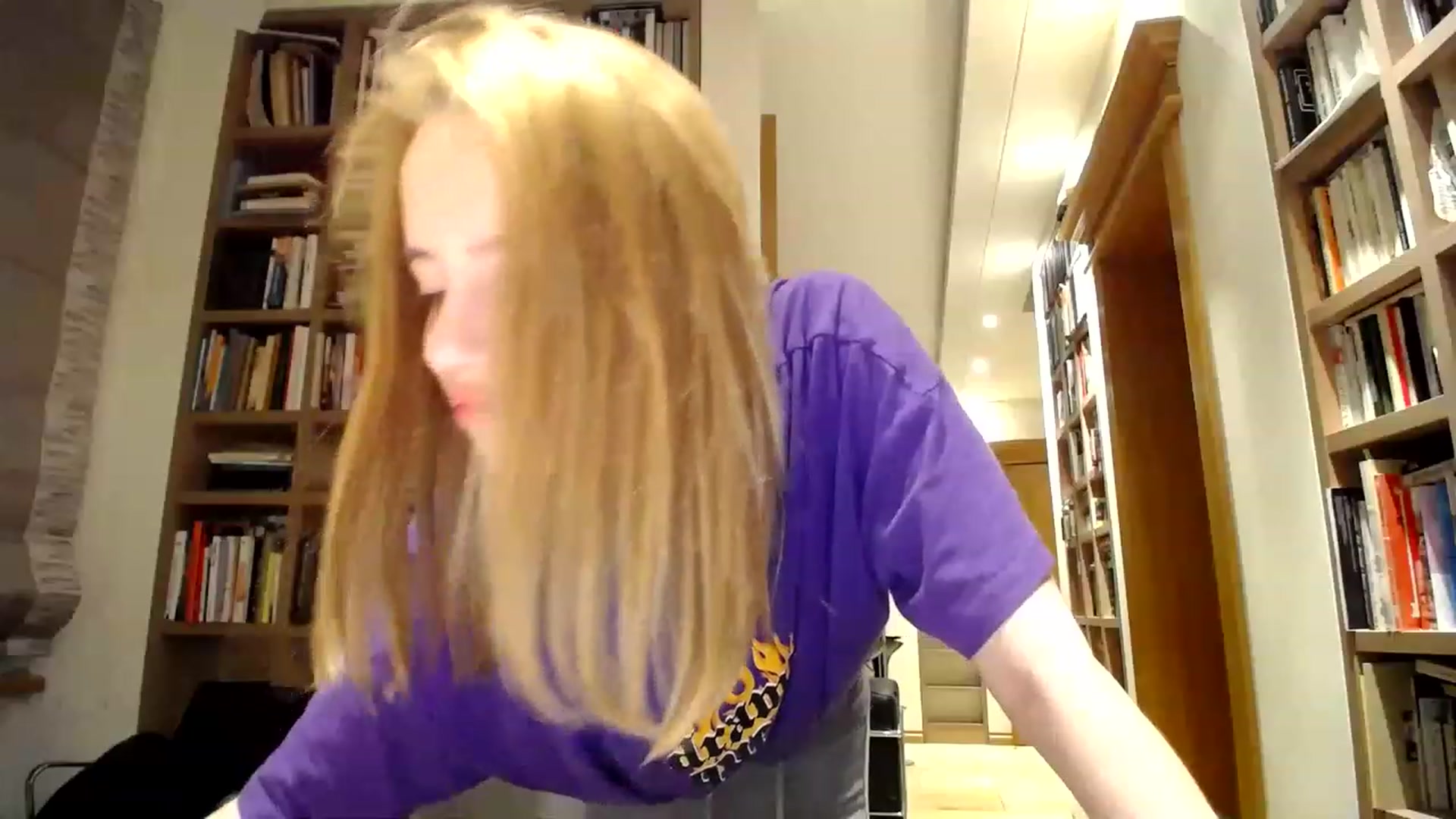 Gallery image thumbnail from Alena29's myfreecams stream on, 03/20/2023, 16:37 image 14 of 20