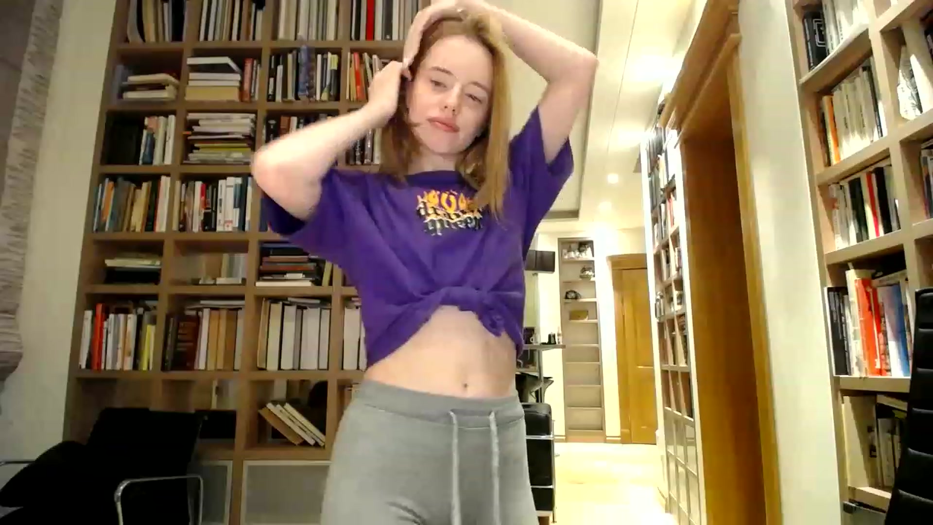 Gallery image thumbnail from Alena29's myfreecams stream on, 03/20/2023, 16:37 image 5 of 20