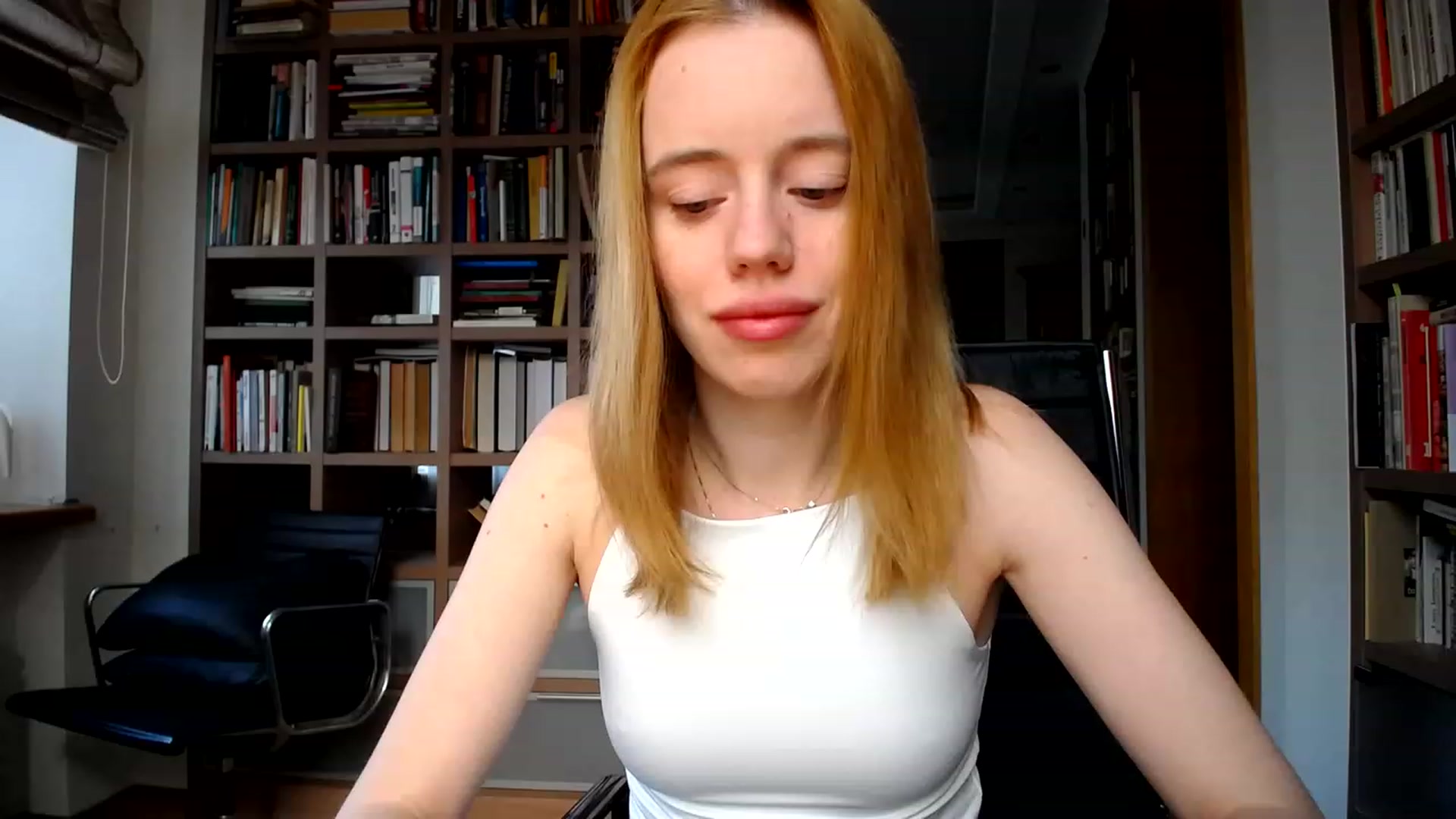 Gallery image thumbnail from Alena29's myfreecams stream on, 03/21/2023, 15:18 image 1 of 20