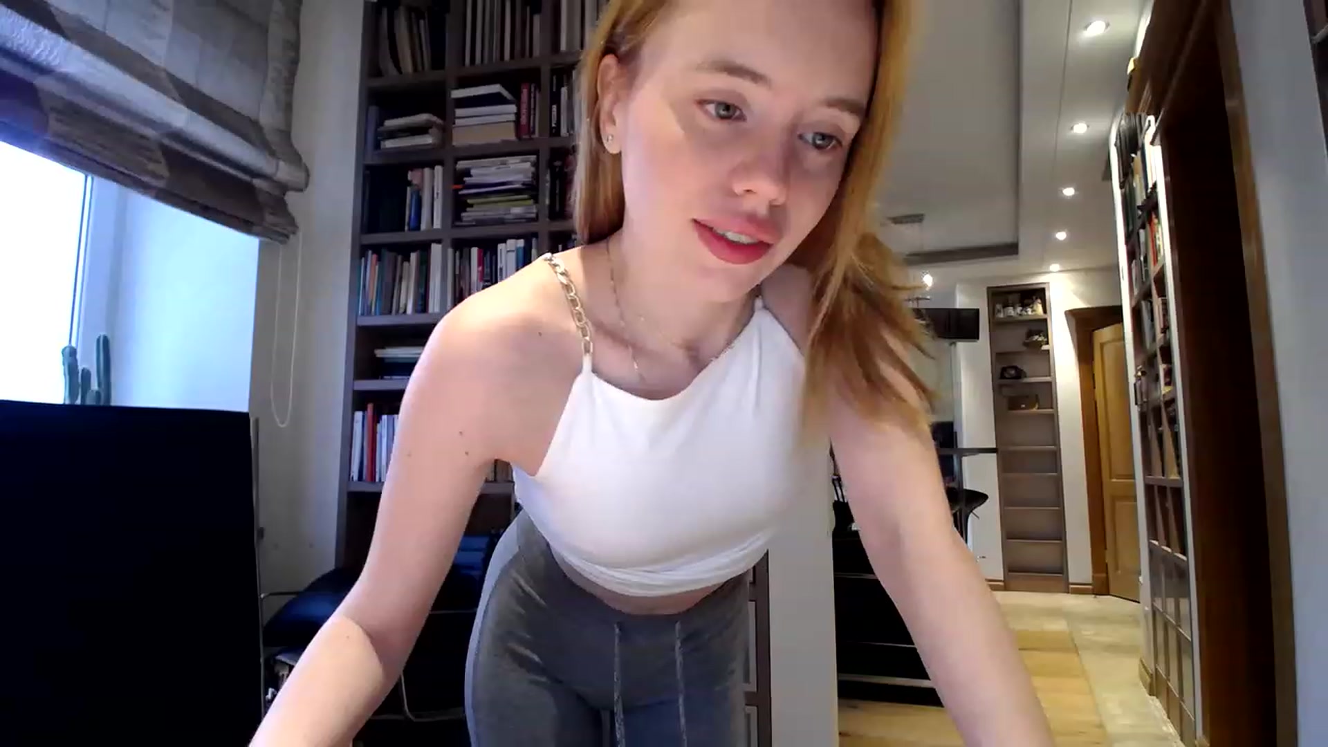 Gallery image thumbnail from Alena29's myfreecams stream on, 03/21/2023, 15:18 image 3 of 20