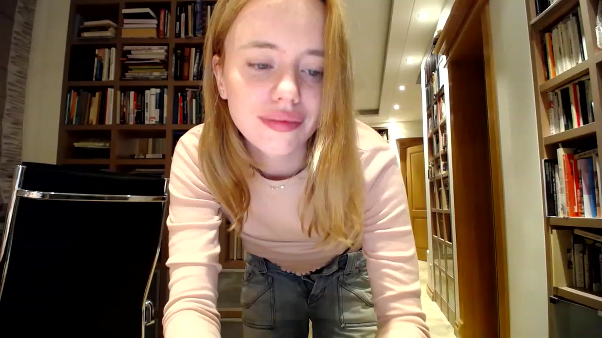 Gallery image thumbnail from Alena29's myfreecams stream on, 03/23/2023, 01:16 image 17 of 20