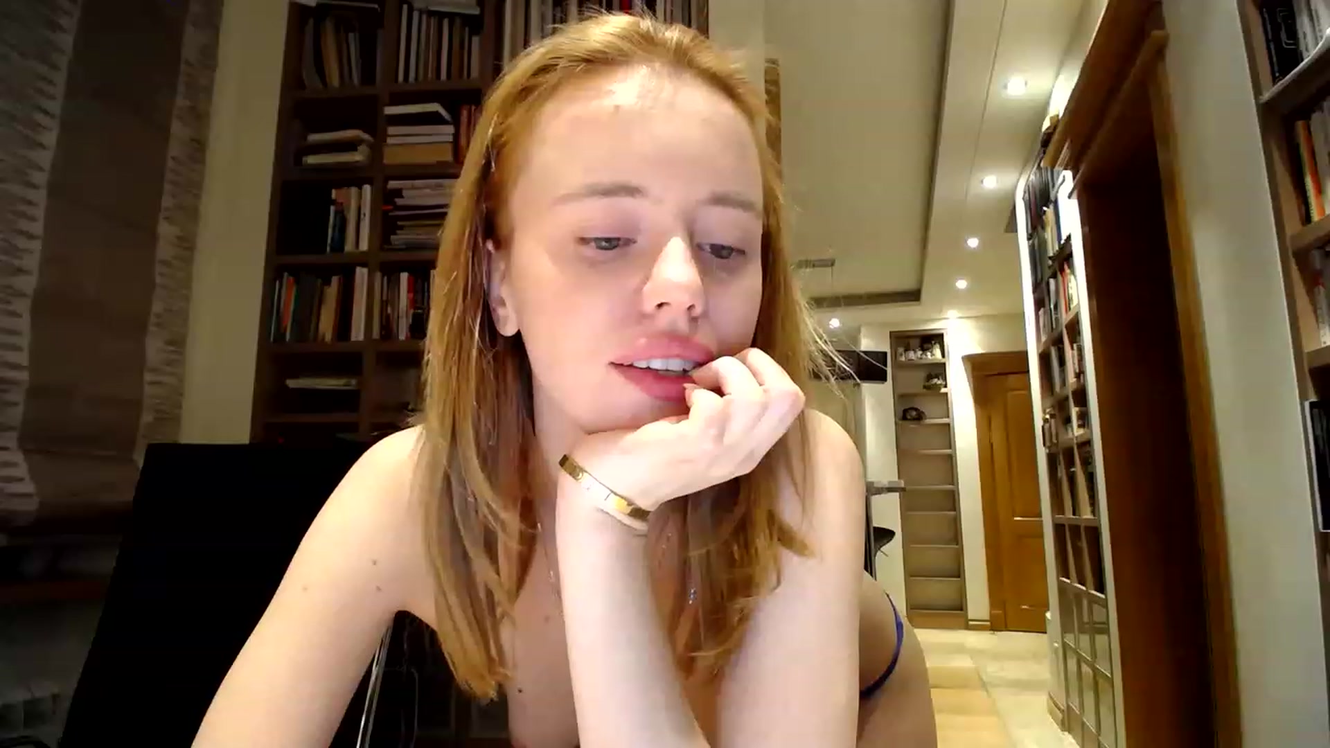 Gallery image thumbnail from Alena29's myfreecams stream on, 03/25/2023, 24:04 image 6 of 20