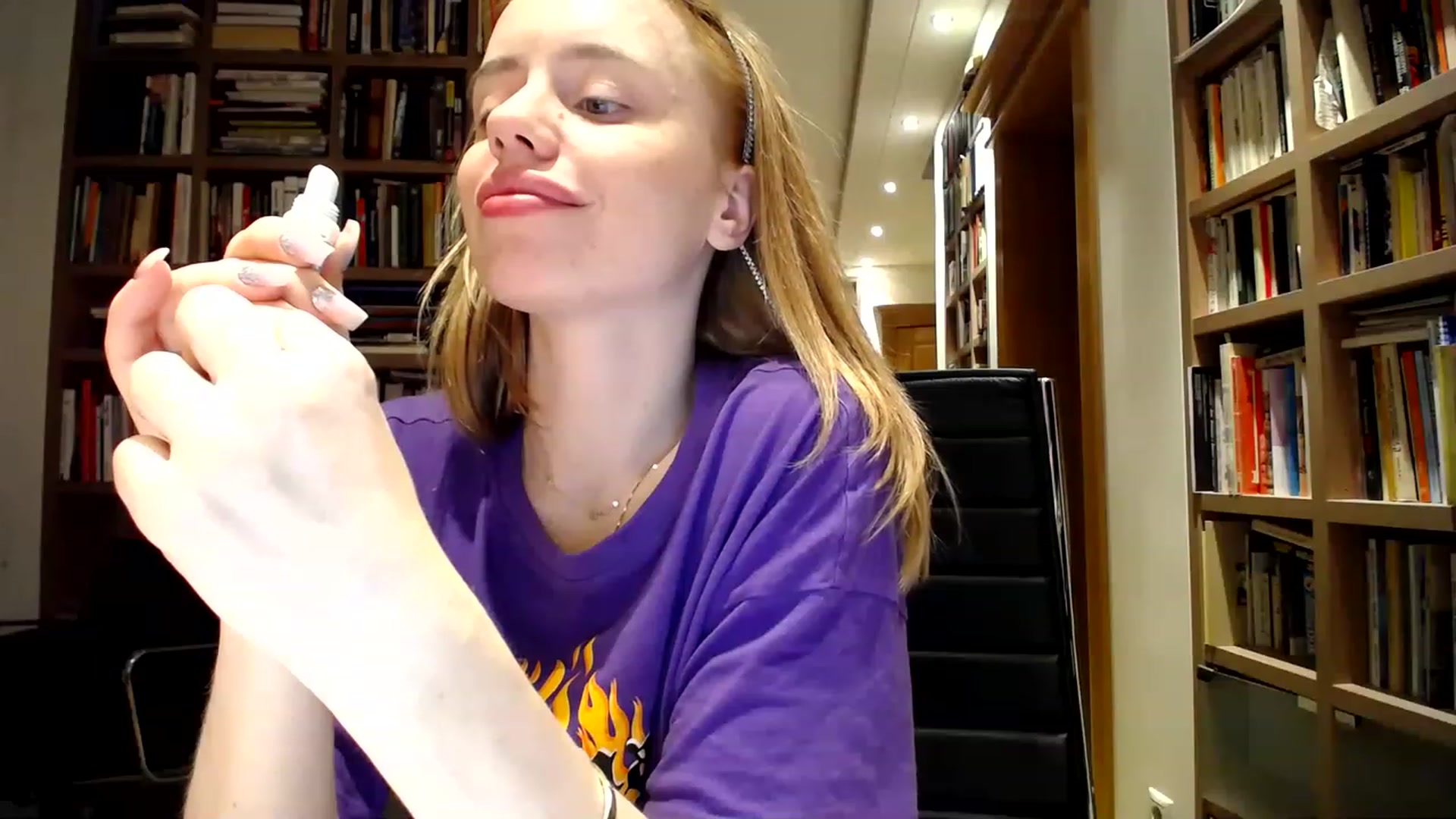 Gallery image thumbnail from Alena29's myfreecams stream on, 03/25/2023, 24:04 image 2 of 20