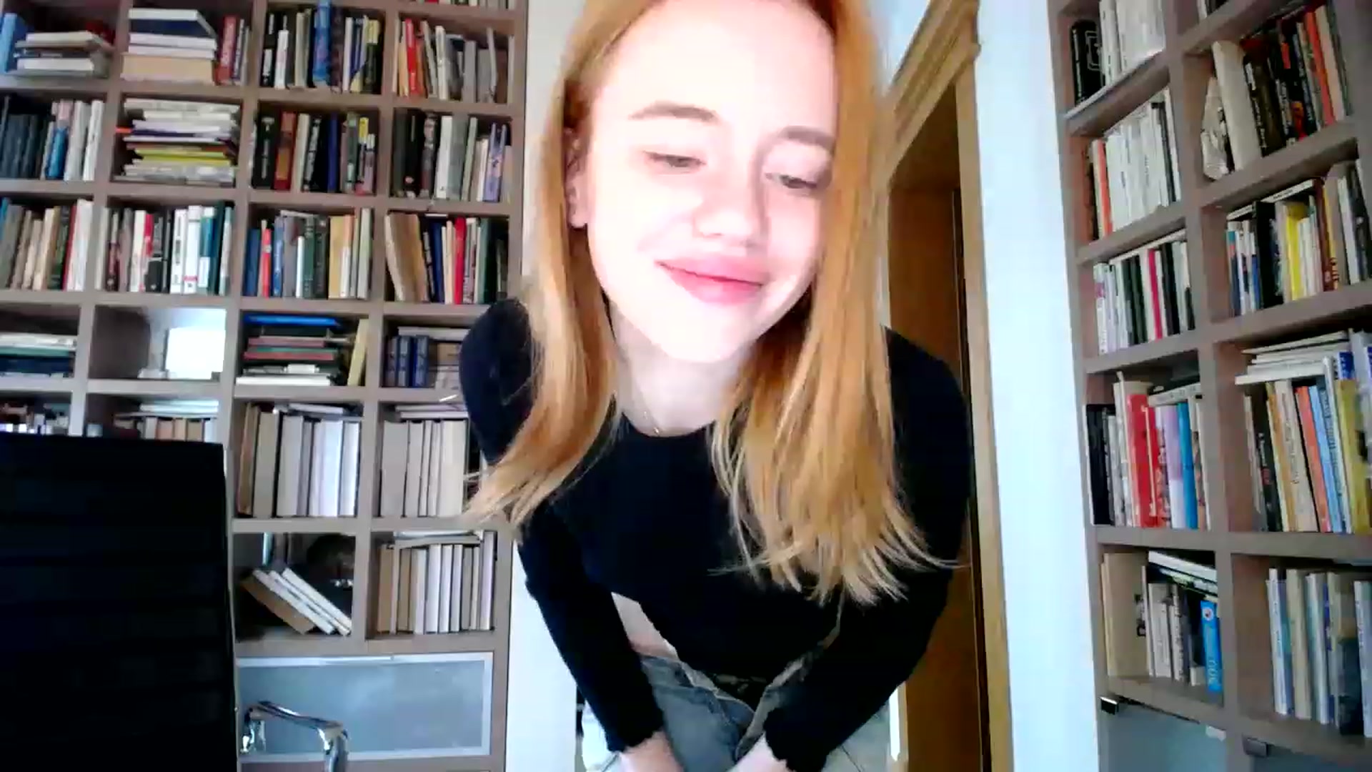 Gallery image thumbnail from Alena29's myfreecams stream on, 03/25/2023, 13:50 image 15 of 20