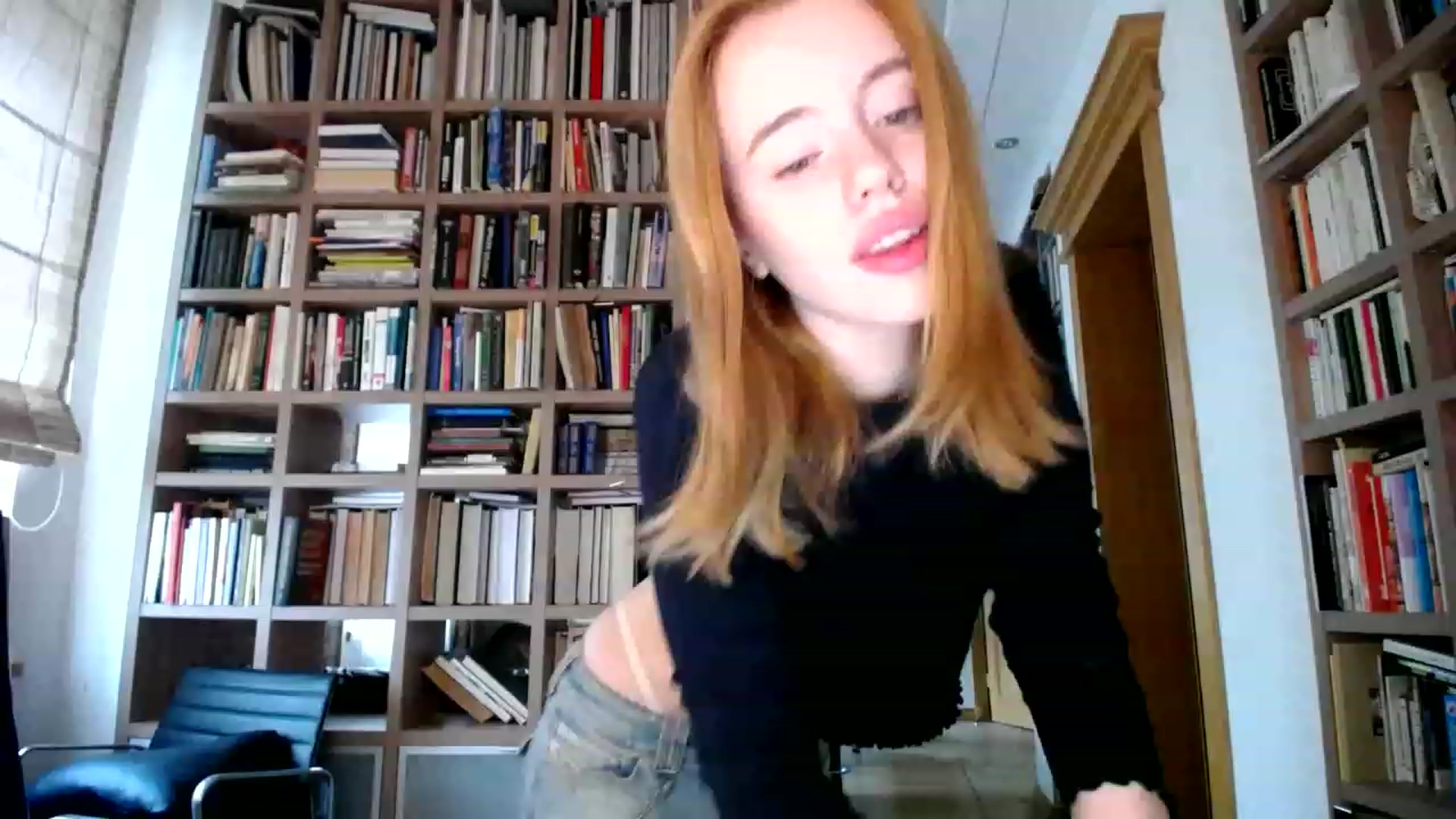 Gallery image thumbnail from Alena29's myfreecams stream on, 03/25/2023, 13:50 image 2 of 20