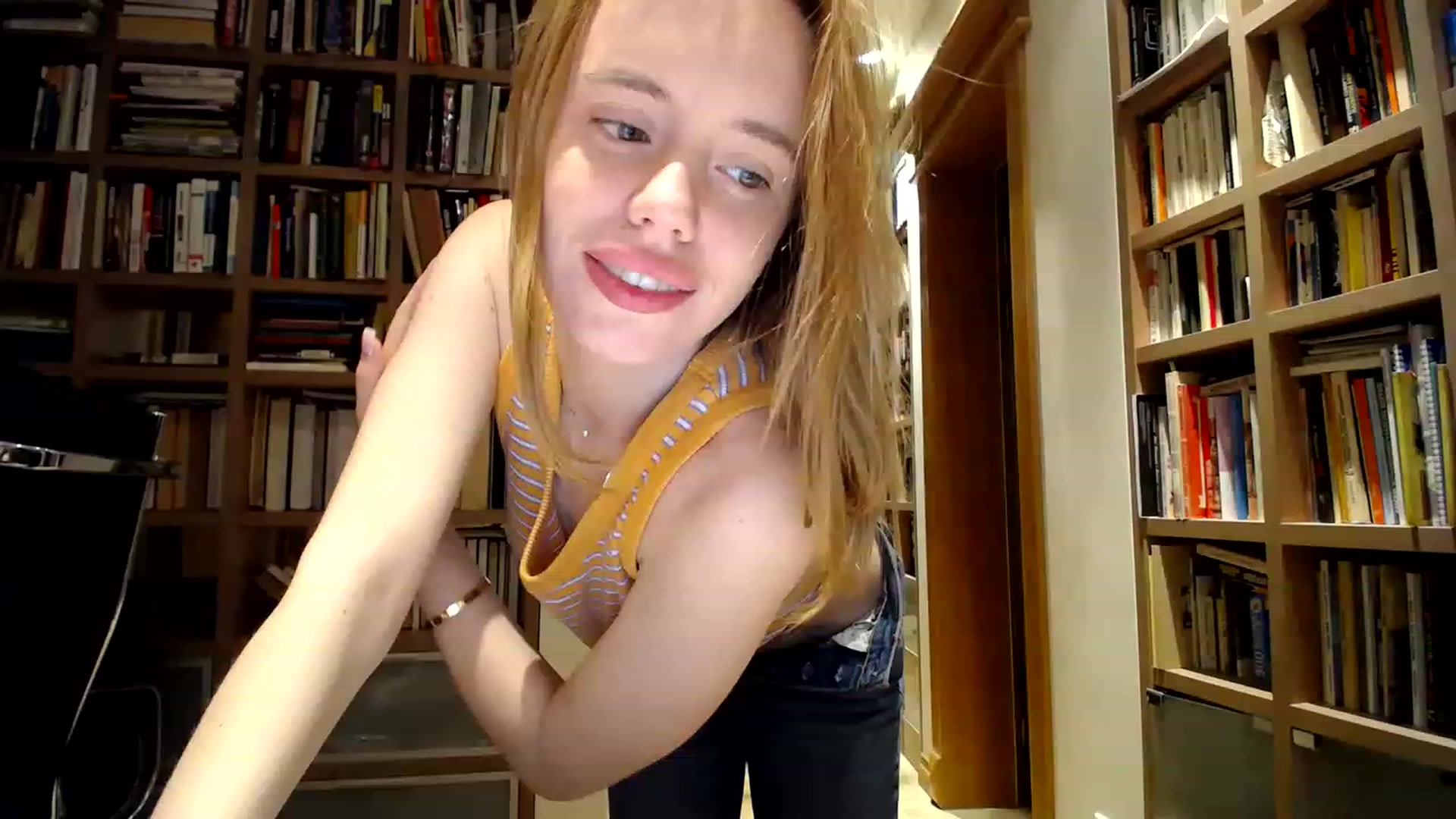Gallery image thumbnail from Alena29's myfreecams stream on, 03/27/2023, 01:02 image 15 of 20