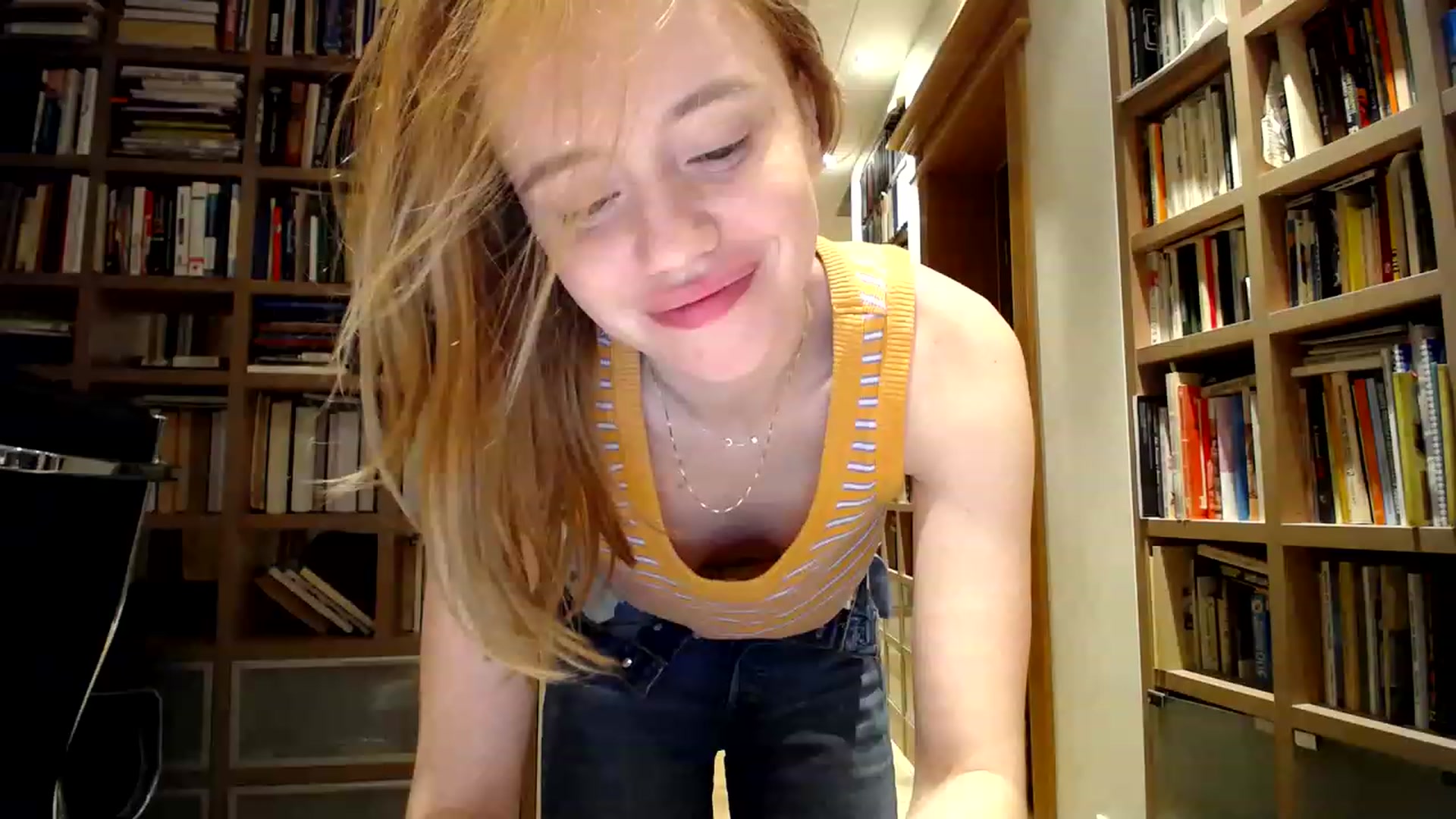 Gallery image thumbnail from Alena29's myfreecams stream on, 03/27/2023, 01:02 image 17 of 20