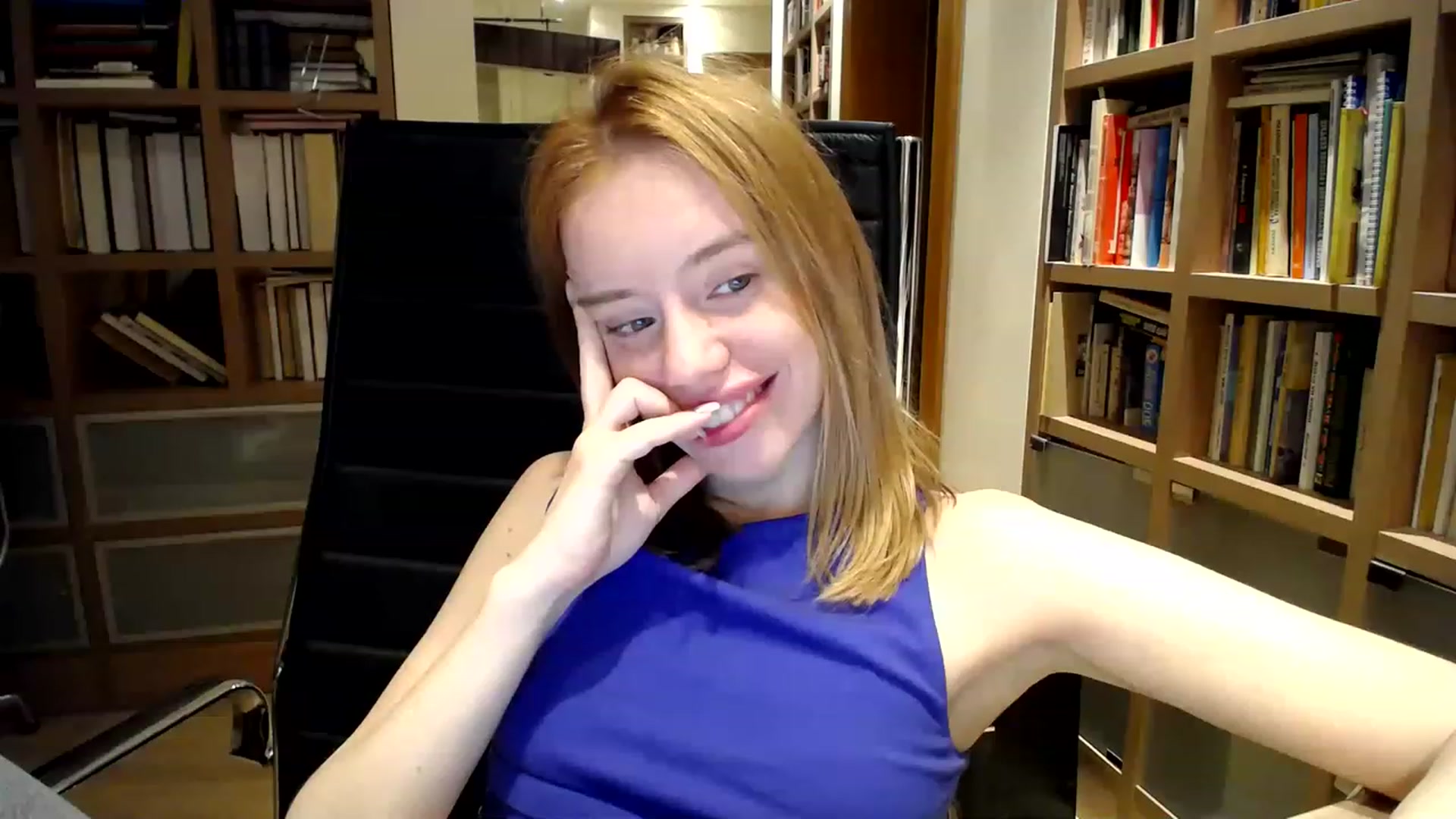 Gallery image thumbnail from Alena29's myfreecams stream on, 03/27/2023, 23:58 image 2 of 20