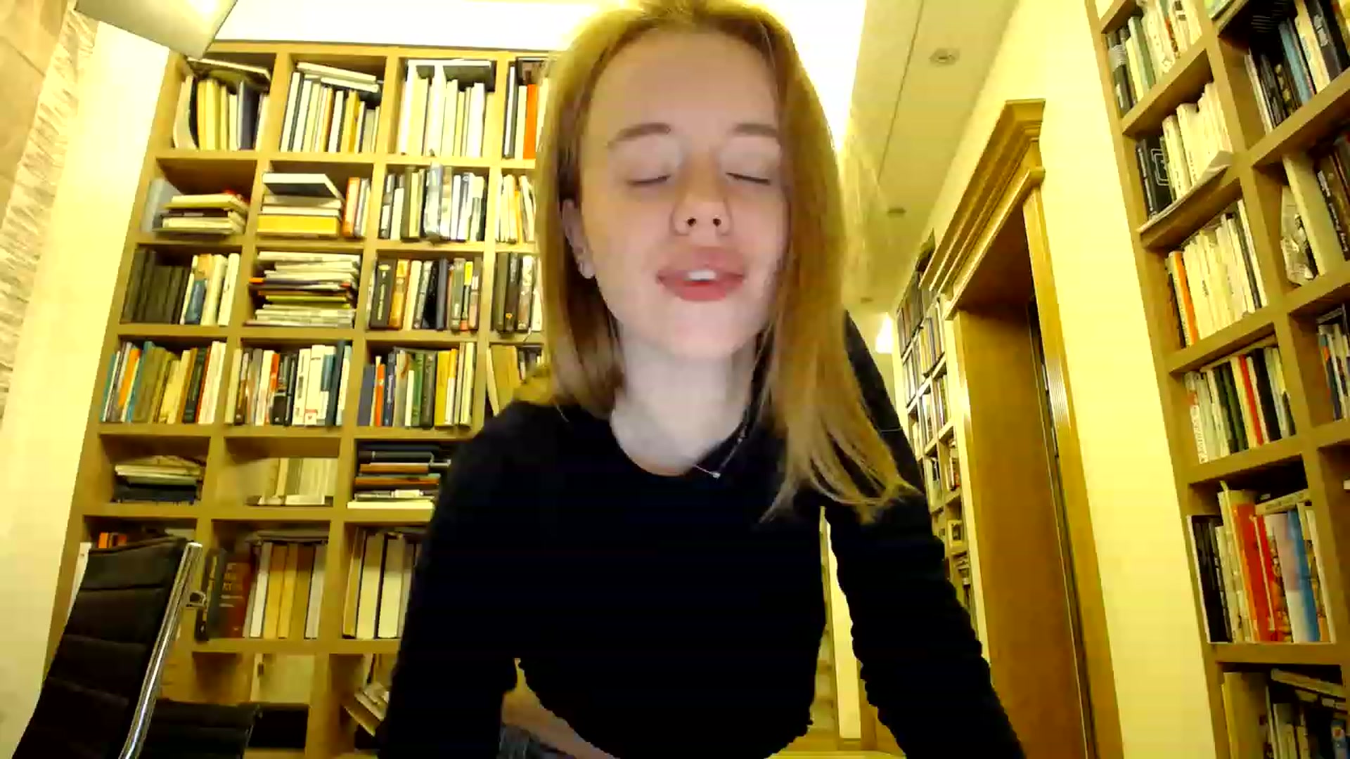 Gallery image thumbnail from Alena29's myfreecams stream on, 03/28/2023, 23:30 image 2 of 20