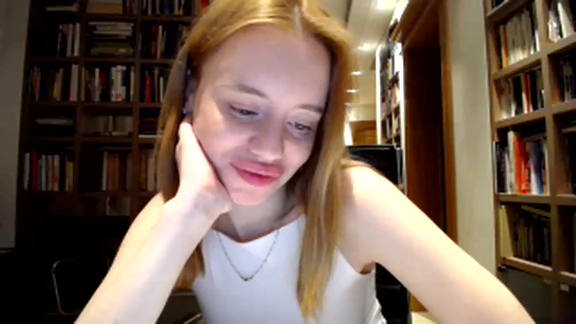 Gallery image thumbnail from Alena29's myfreecams stream on, 03/30/2023, 24:03 image 7 of 20