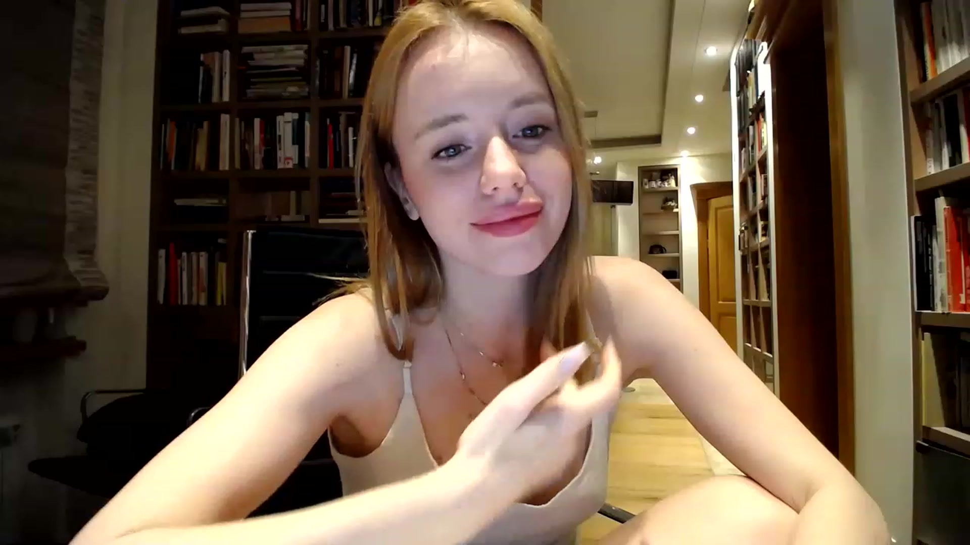 Gallery image thumbnail from Alena29's myfreecams stream on, 03/31/2023, 24:21 image 17 of 20
