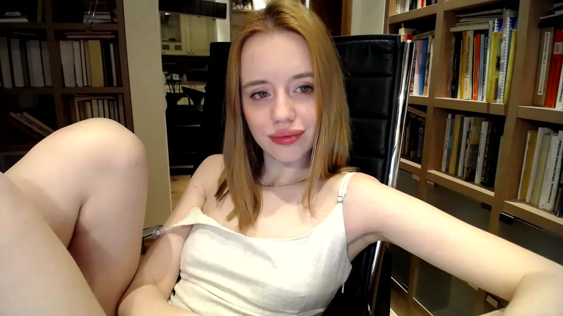 Gallery image thumbnail from Alena29's myfreecams stream on, 03/31/2023, 24:21 image 6 of 20