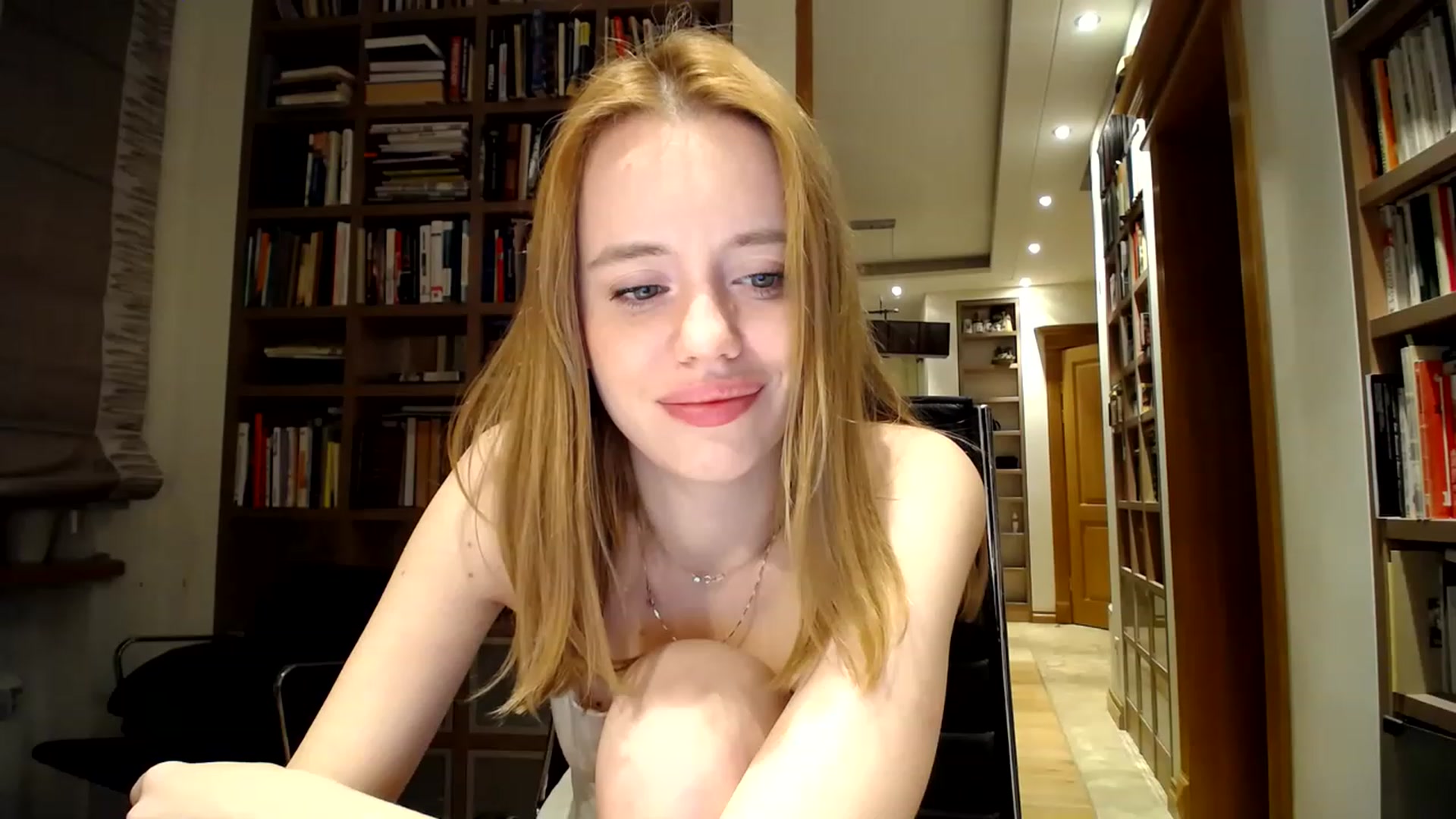 Gallery image thumbnail from Alena29's myfreecams stream on, 03/31/2023, 24:21 image 19 of 20