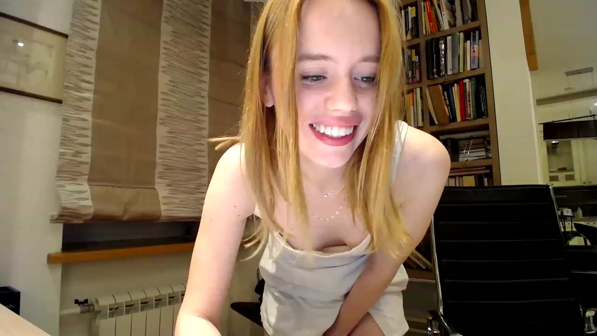Gallery image thumbnail from Alena29's myfreecams stream on, 03/31/2023, 24:21 image 9 of 20