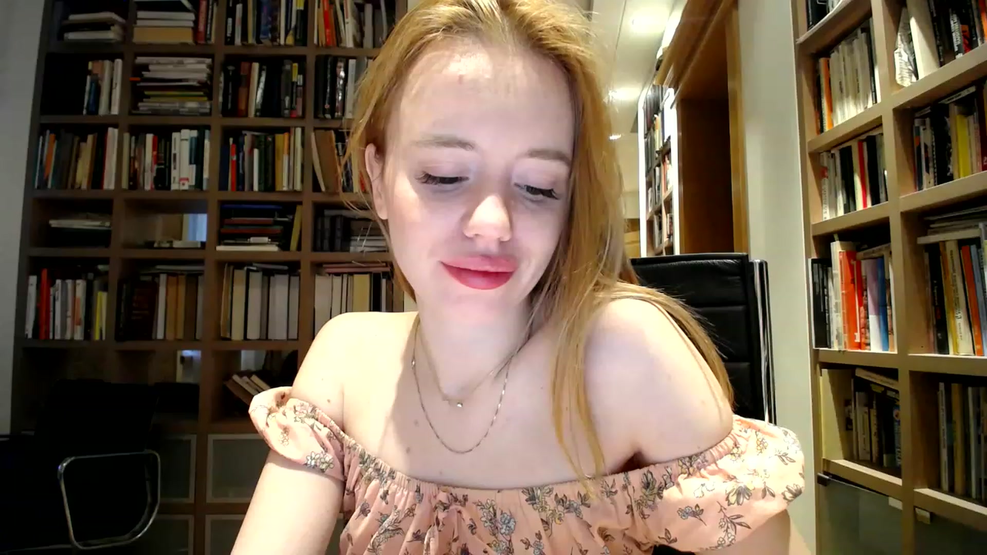 Gallery image thumbnail from Alena29's myfreecams stream on, 03/31/2023, 16:05 image 1 of 20