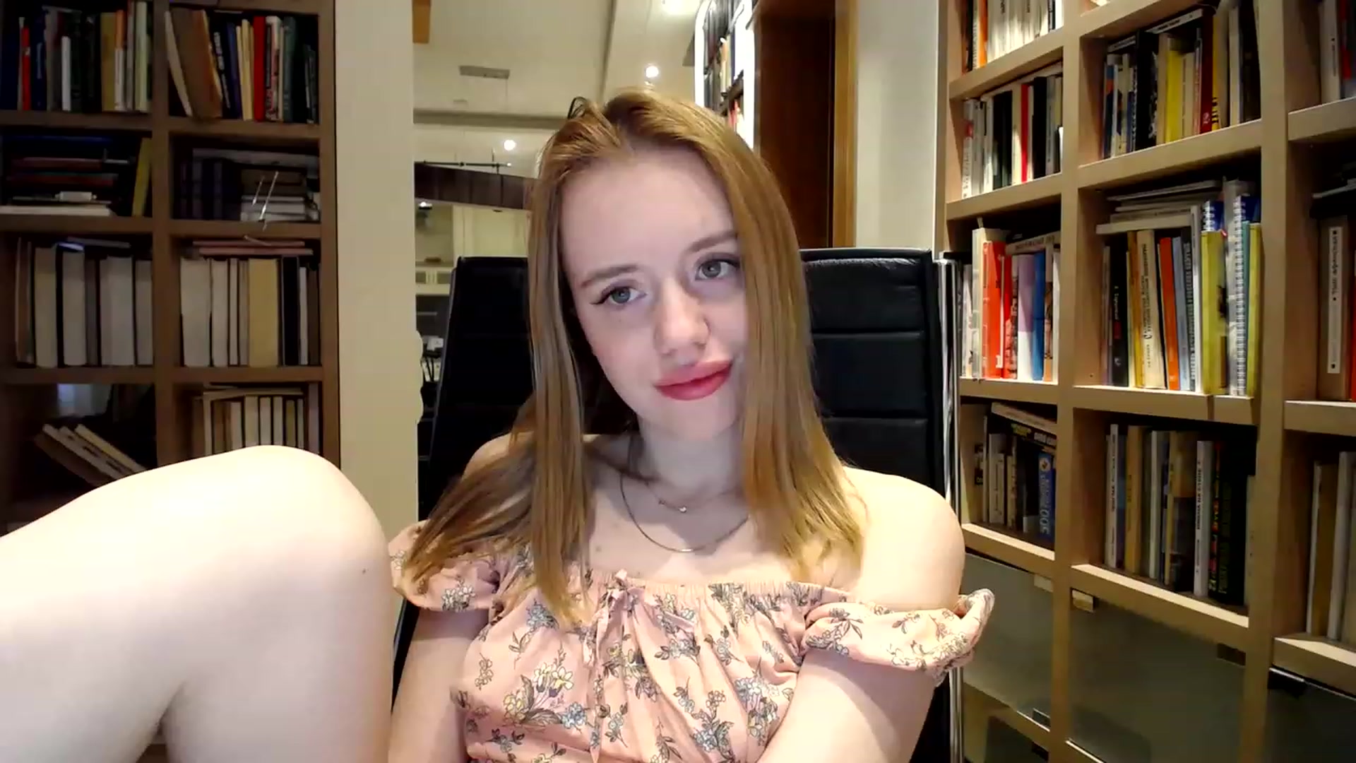Gallery image thumbnail from Alena29's myfreecams stream on, 03/31/2023, 16:05 image 2 of 20