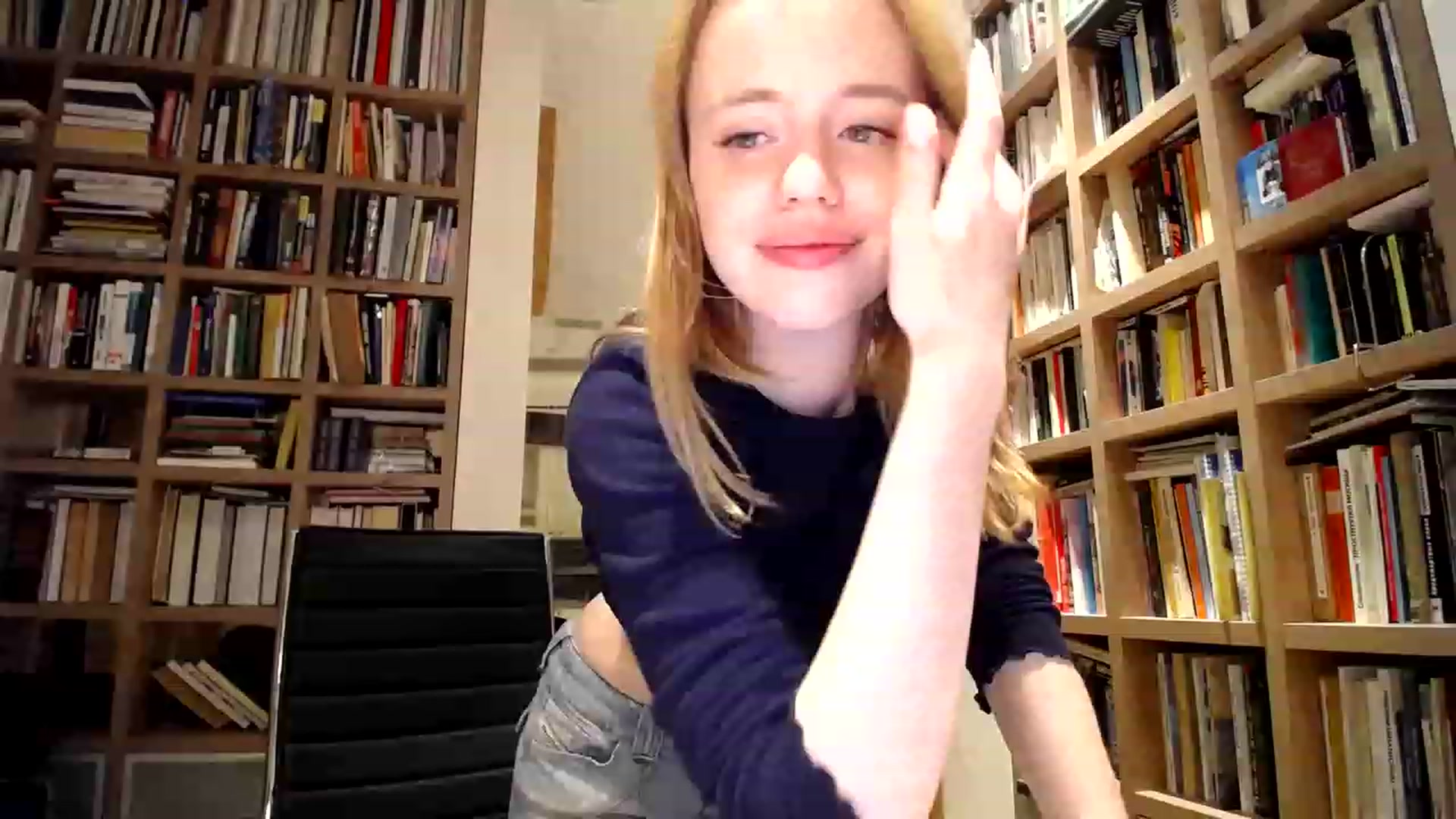 Gallery image thumbnail from Alena29's myfreecams stream on, 03/31/2023, 22:56 image 5 of 20