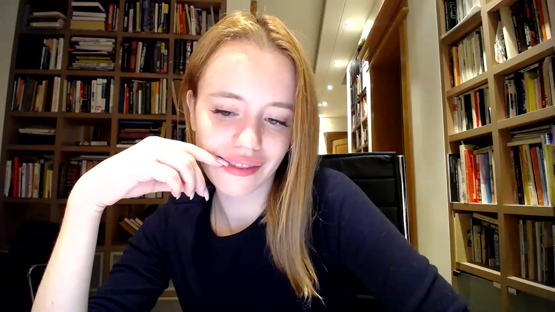 Gallery image thumbnail from Alena29's myfreecams stream on, 03/31/2023, 22:56 image 15 of 20