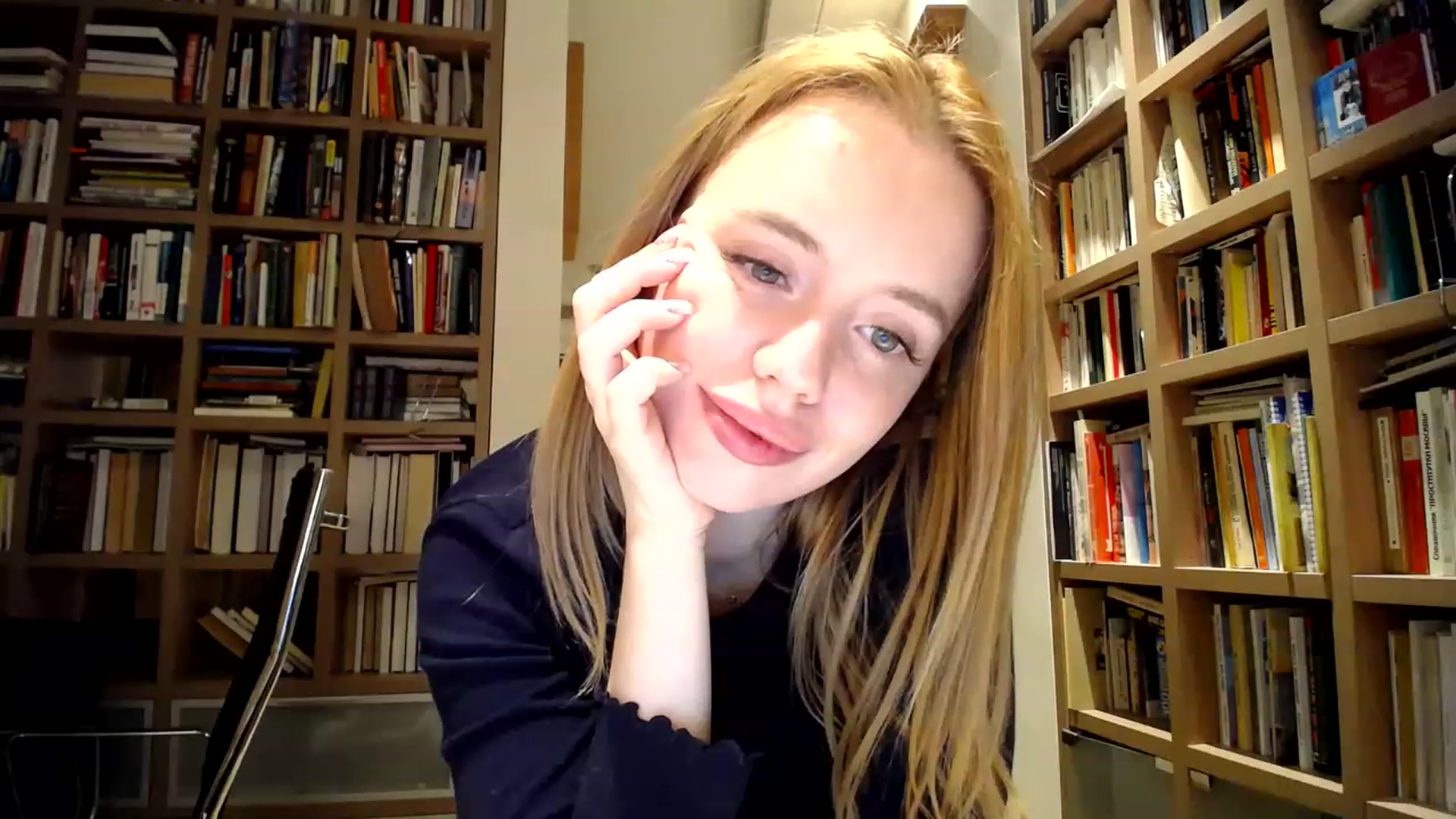 Gallery image thumbnail from Alena29's myfreecams stream on, 03/31/2023, 23:52 image 4 of 20