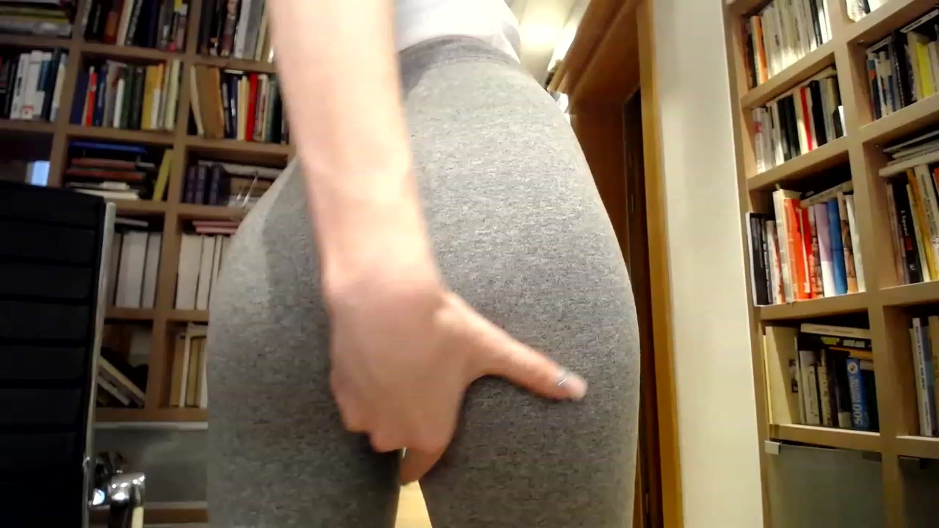 Gallery image thumbnail from Alena29's myfreecams stream on, 04/01/2023, 15:02 image 16 of 20