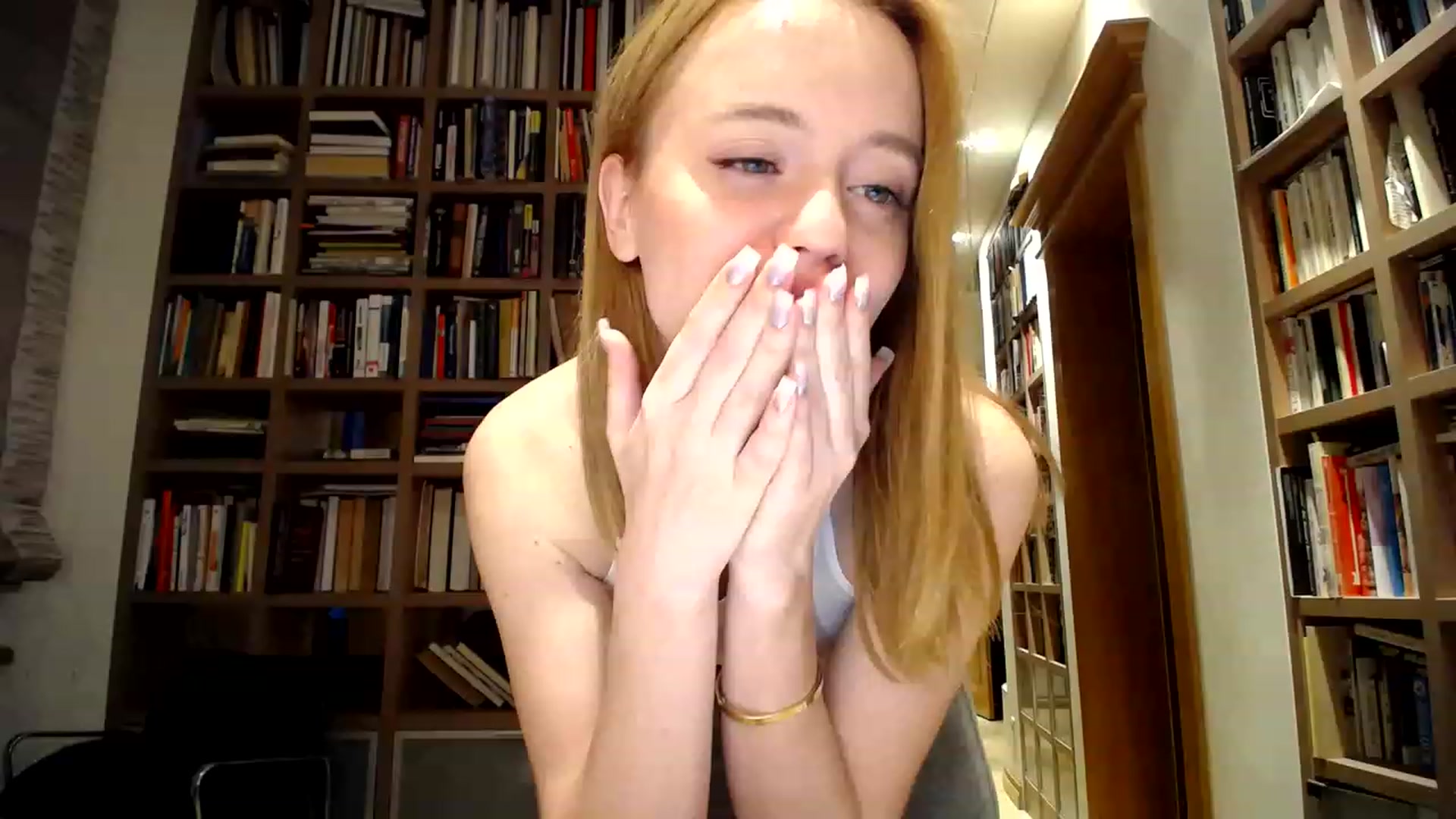 Gallery image thumbnail from Alena29's myfreecams stream on, 04/01/2023, 16:29 image 1 of 20
