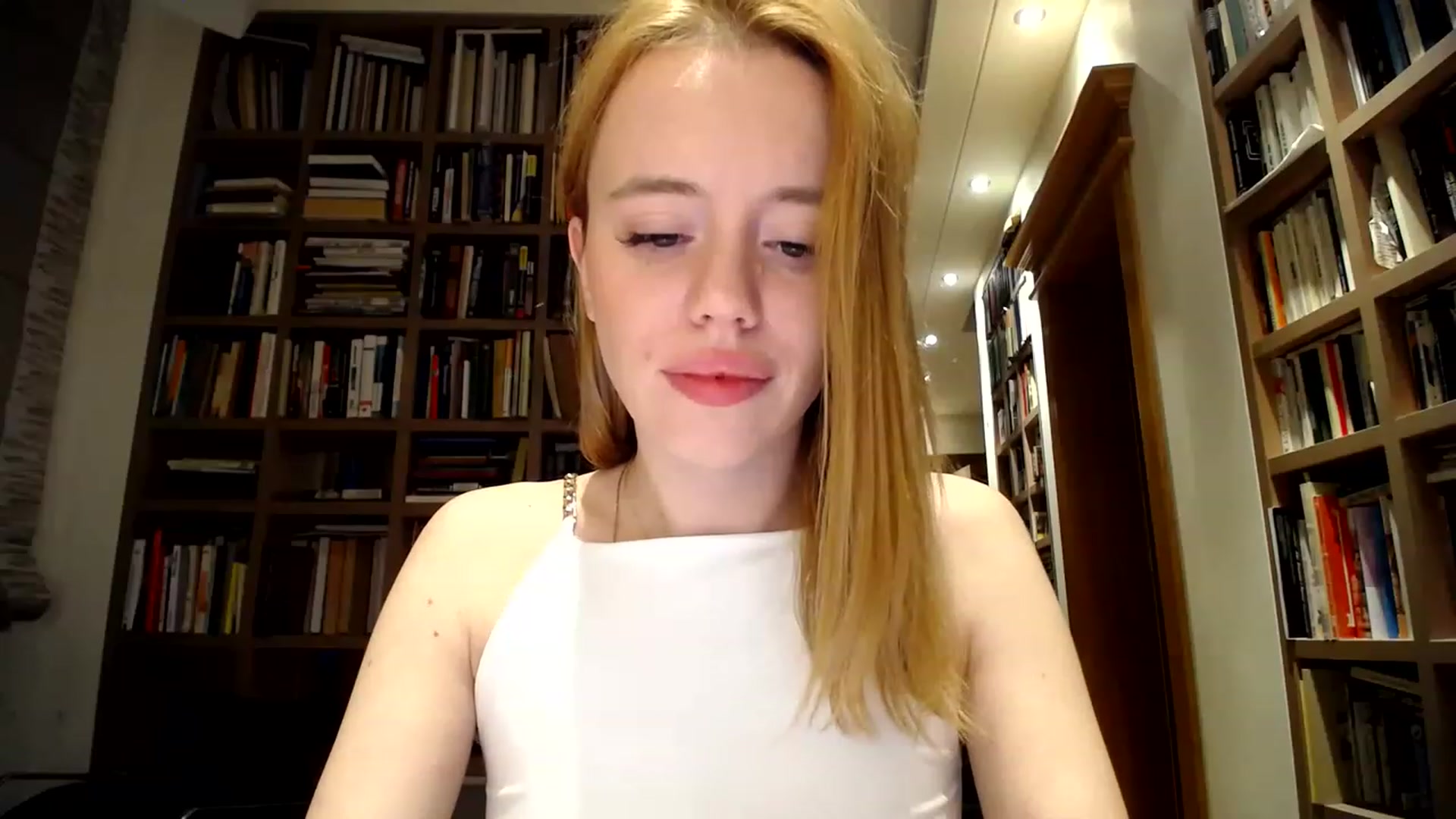 Gallery image thumbnail from Alena29's myfreecams stream on, 04/01/2023, 16:29 image 7 of 20