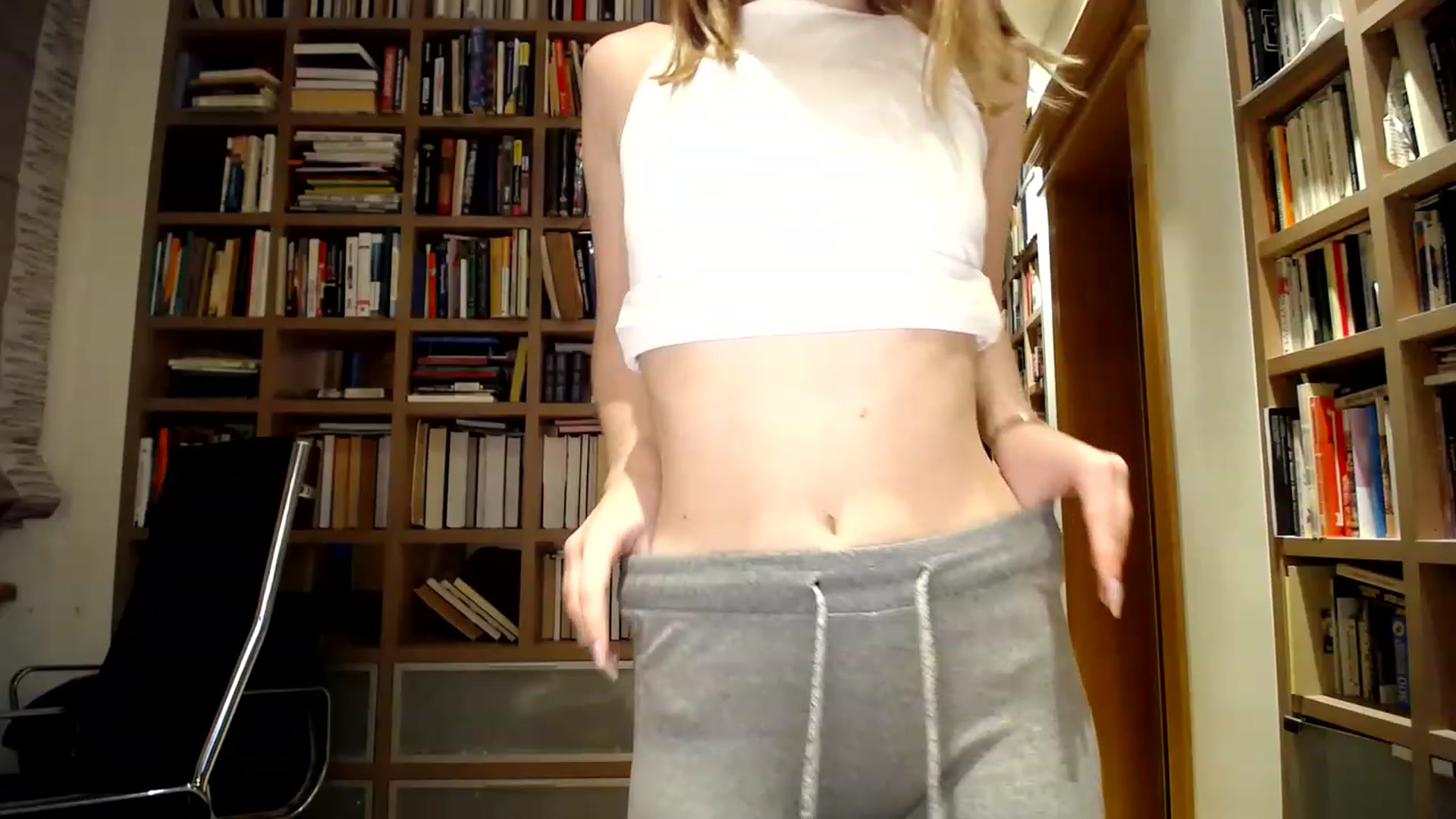 Gallery image thumbnail from Alena29's myfreecams stream on, 04/01/2023, 16:29 image 11 of 20