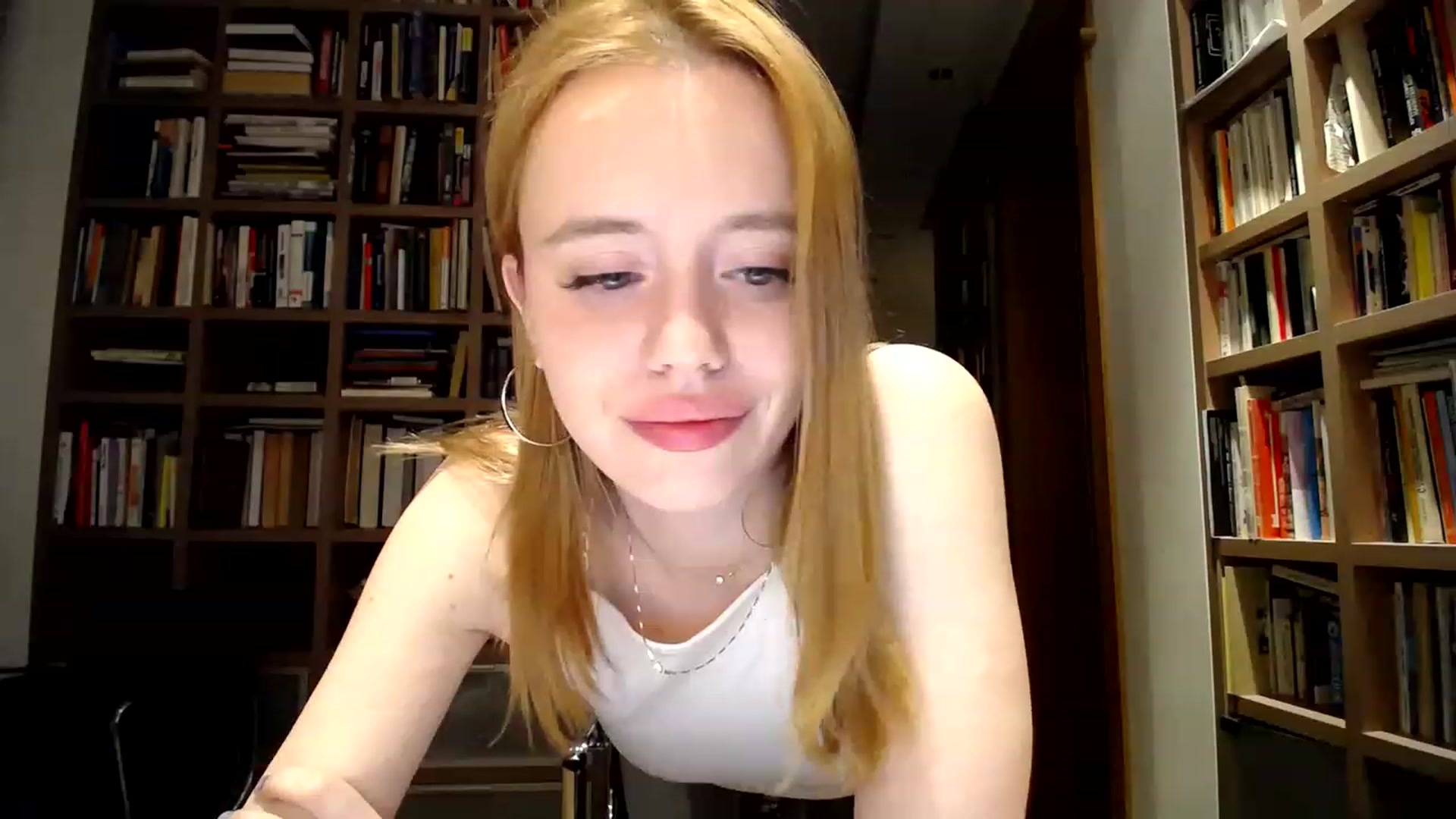 Gallery image thumbnail from Alena29's myfreecams stream on, 04/02/2023, 01:16 image 9 of 20