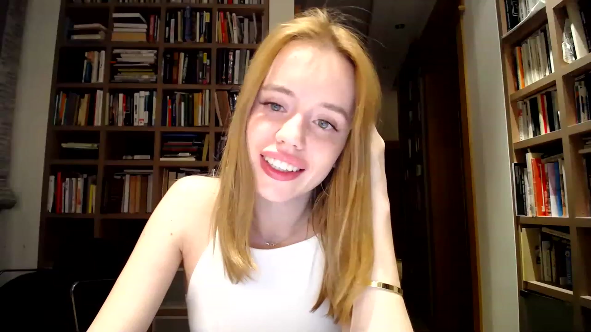 Gallery image thumbnail from Alena29's myfreecams stream on, 04/02/2023, 01:16 image 2 of 20