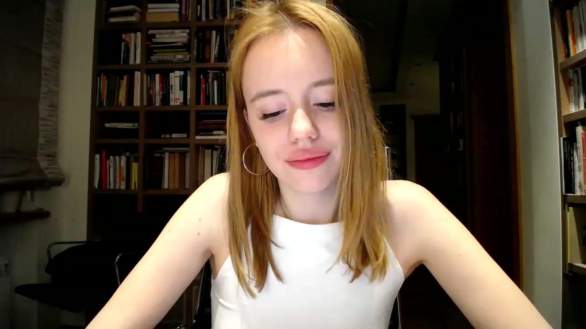 Gallery image thumbnail from Alena29's myfreecams stream on, 04/02/2023, 01:47 image 12 of 20