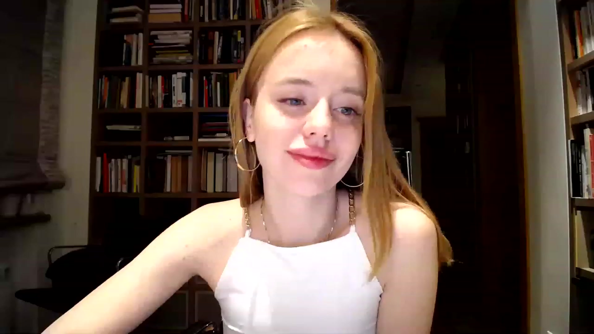 Gallery image thumbnail from Alena29's myfreecams stream on, 04/02/2023, 01:47 image 19 of 20