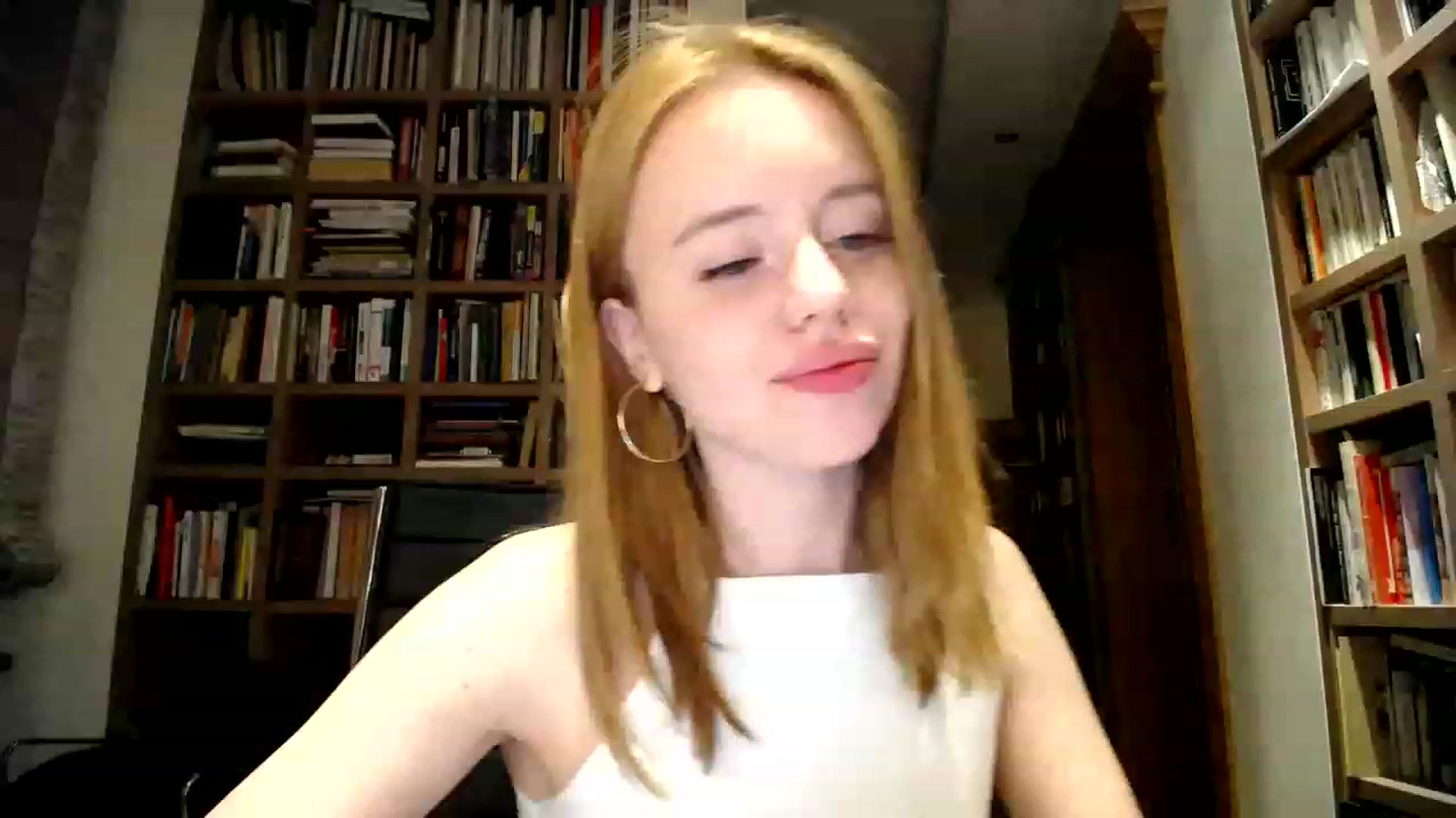 Gallery image thumbnail from Alena29's myfreecams stream on, 04/02/2023, 01:47 image 11 of 20