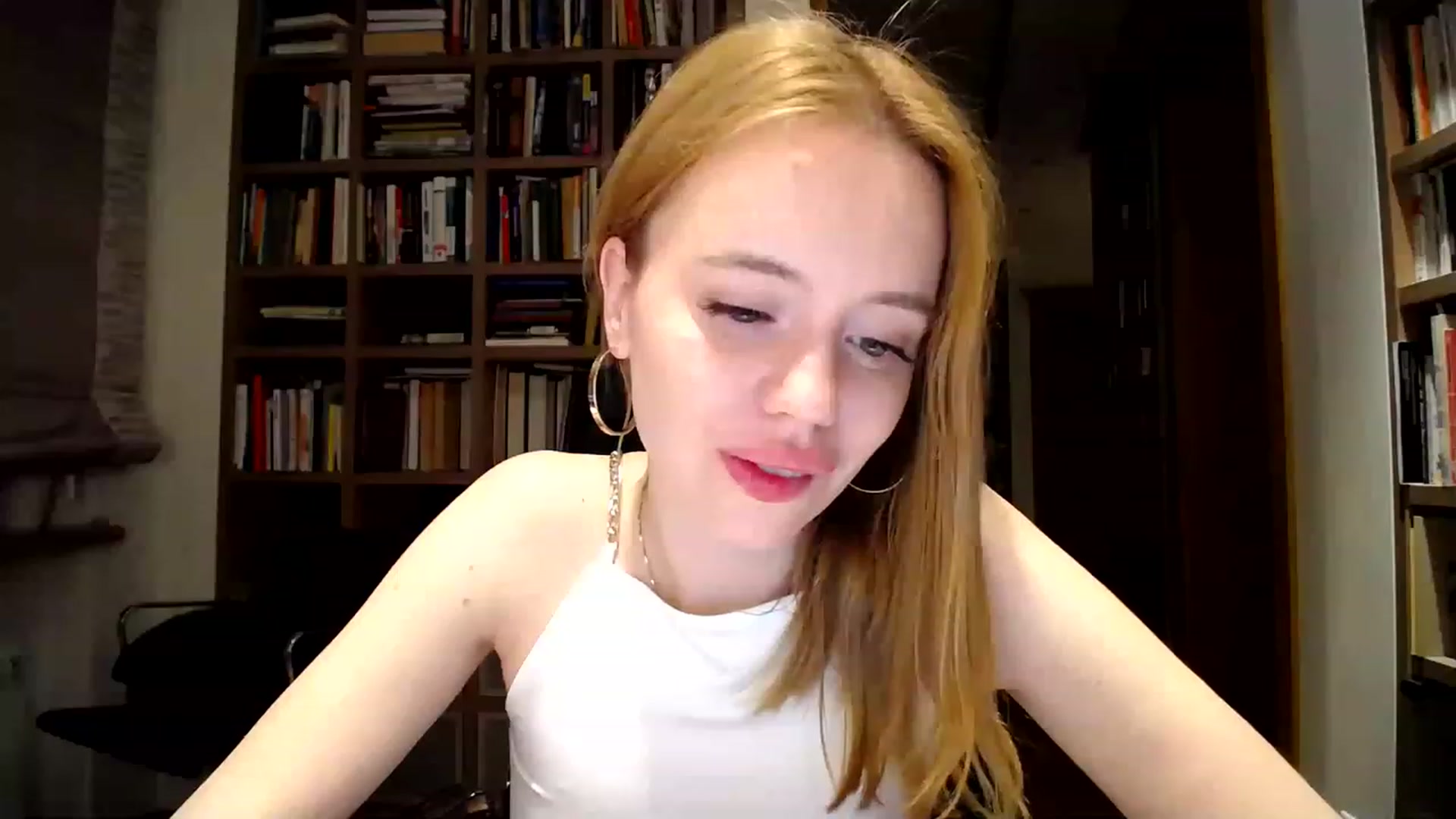 Gallery image thumbnail from Alena29's myfreecams stream on, 04/02/2023, 01:47 image 16 of 20