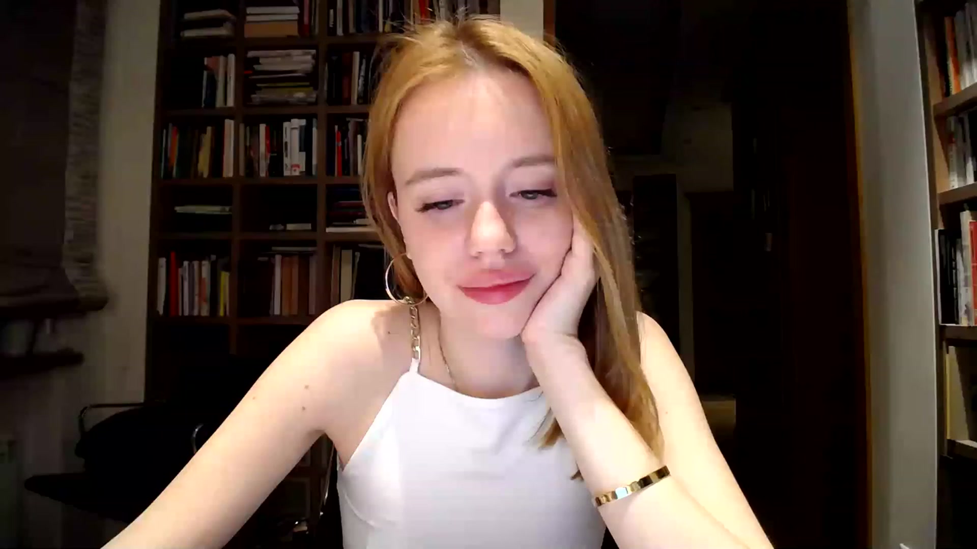 Gallery image thumbnail from Alena29's myfreecams stream on, 04/02/2023, 01:47 image 18 of 20