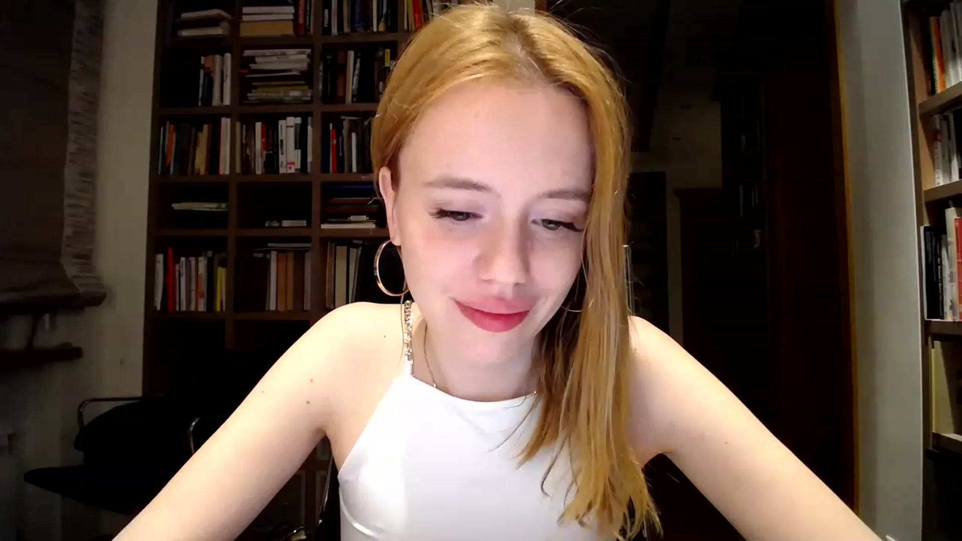 Gallery image thumbnail from Alena29's myfreecams stream on, 04/02/2023, 01:47 image 15 of 20