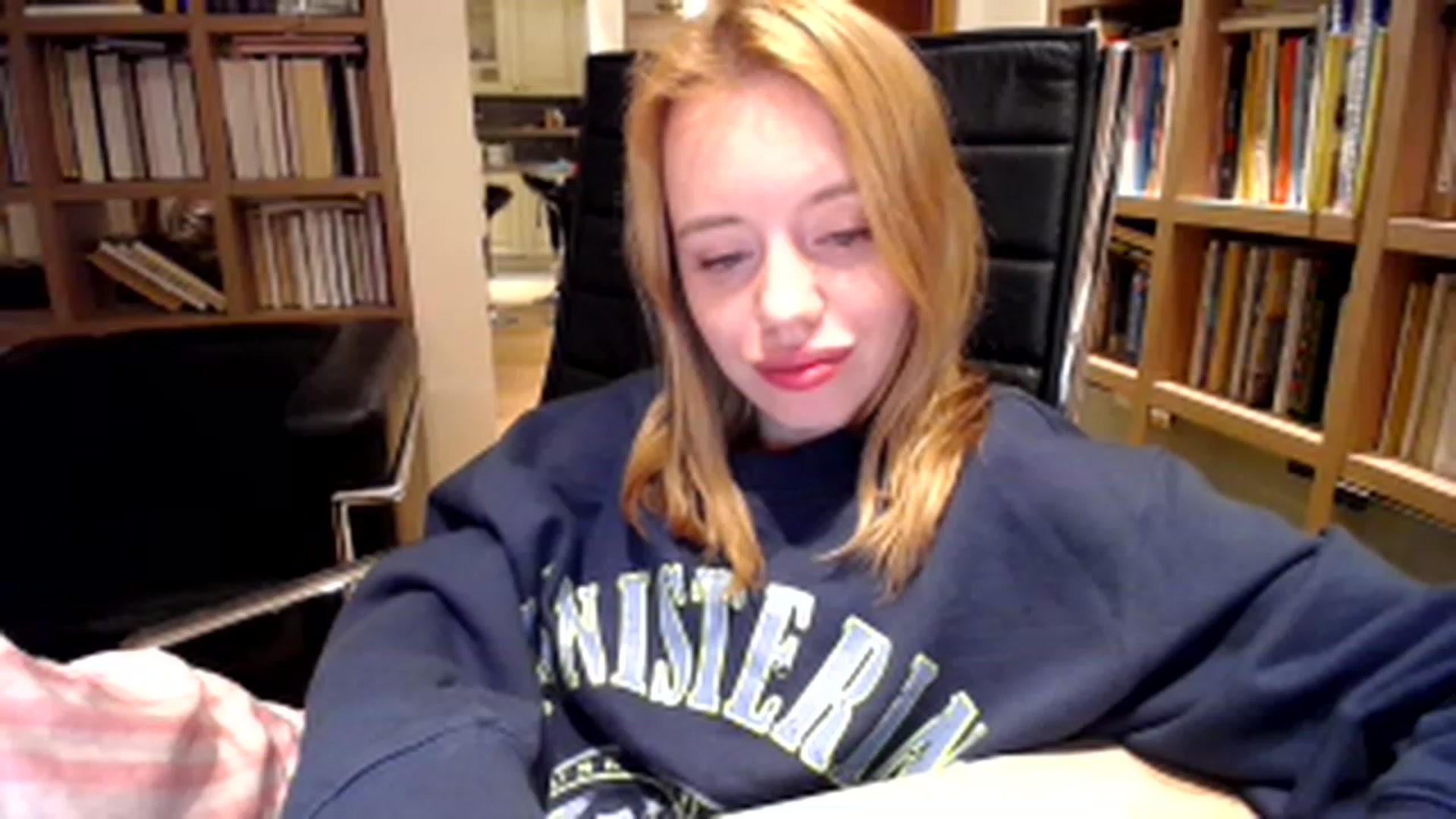 Gallery image thumbnail from Alena29's myfreecams stream on, 04/30/2023, 23:33 image 15 of 20