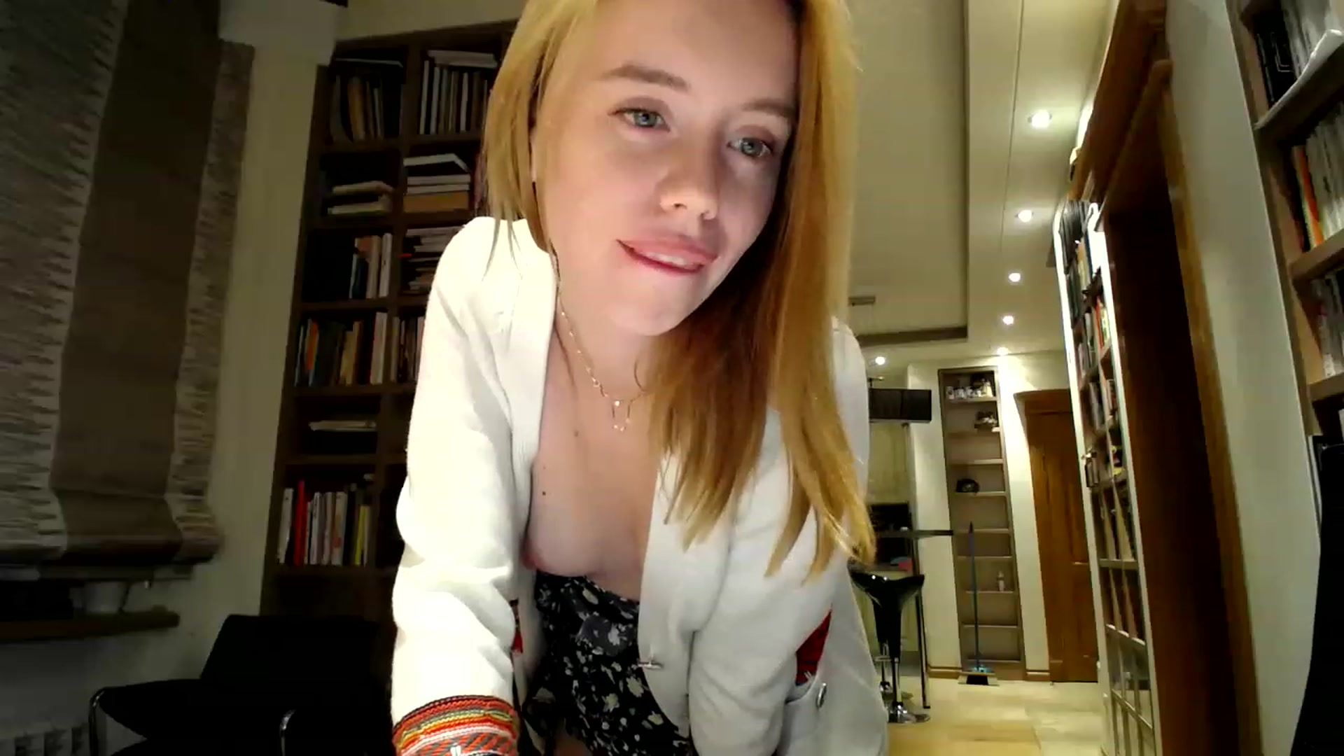 Gallery image thumbnail from Alena29's myfreecams stream on, 05/01/2023, 19:44 image 19 of 20