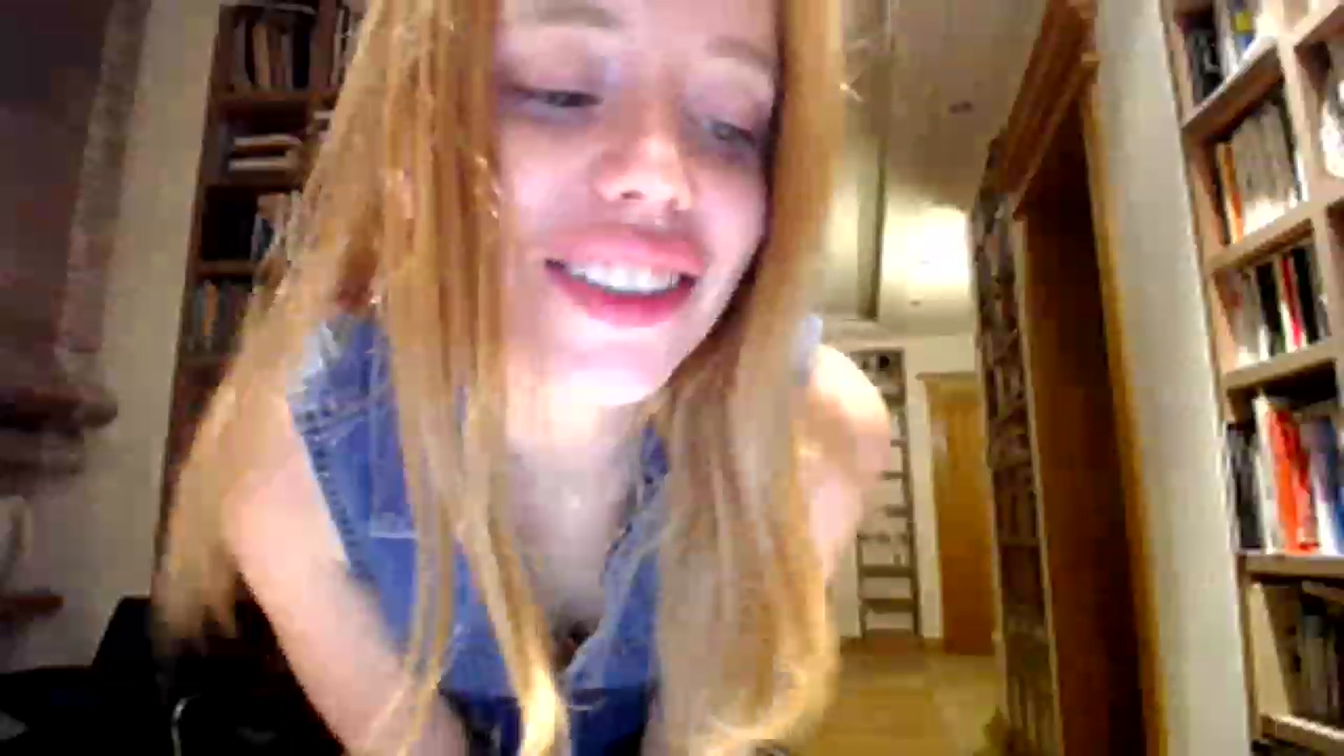 Gallery image thumbnail from Alena29's myfreecams stream on, 05/11/2023, 23:59 image 10 of 20