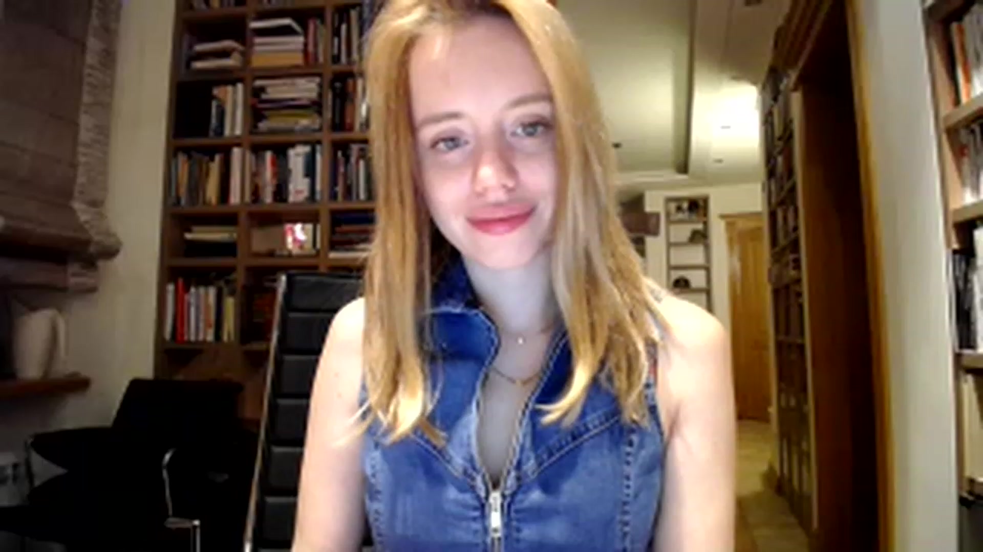 Gallery image thumbnail from Alena29's myfreecams stream on, 05/11/2023, 23:59 image 17 of 20